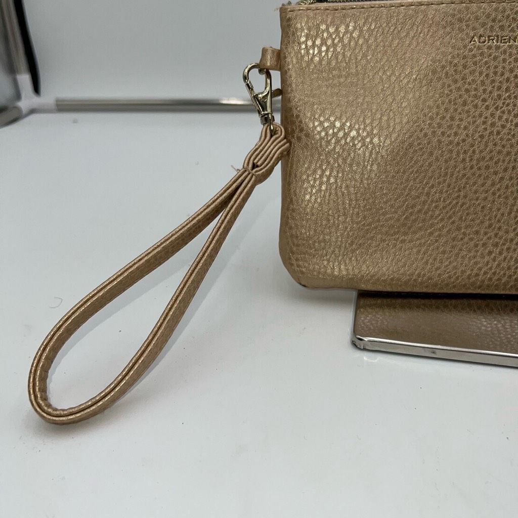 Other Adrienne Vittadini Charging Zip Around Wristlet Size ONE SIZE - 2 Thumbnail
