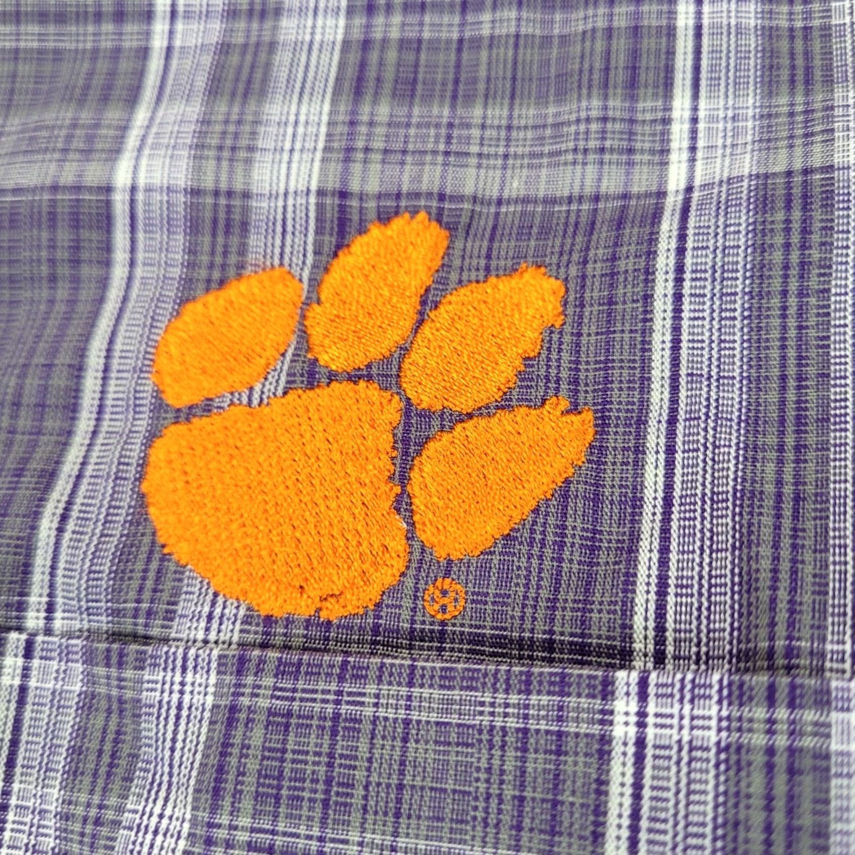 Vintage VINTAGE Antigua Clemson Tigers Plaid Button-Up Shirt Purple Long Sleeve Medium Size US M / EU 48-50 / 2 - 3 Thumbnail