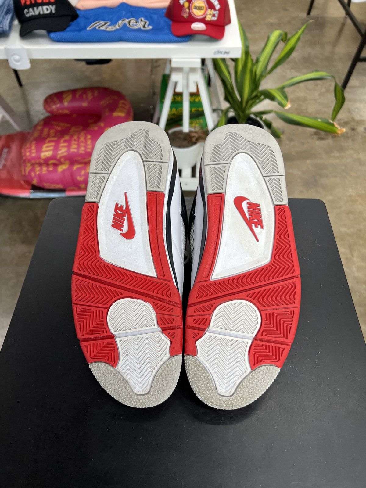 Jordan Brand Air Jordan 4 Fire Red Sz. 9.5 (2020) Size US 9.5 / EU 42-43 - 8 Thumbnail