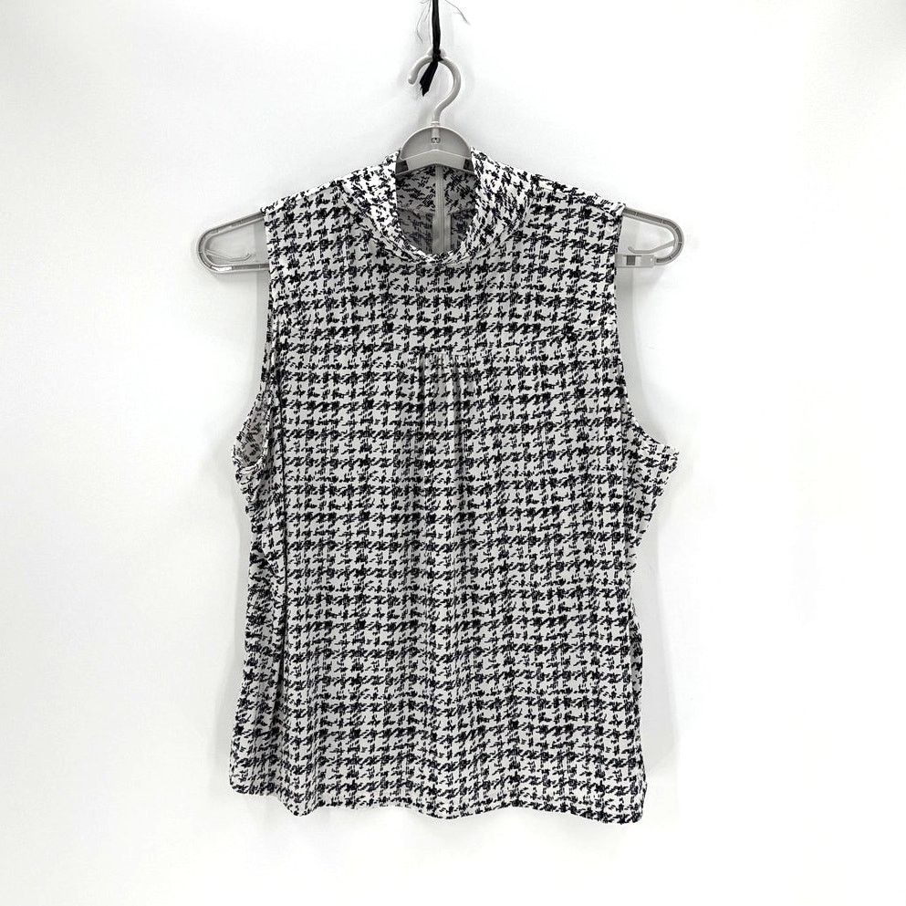 Other Lane Bryant sleeveless mock neck back zip top size 26/28 Size 3XL / US 20-22 - 1 Thumbnail