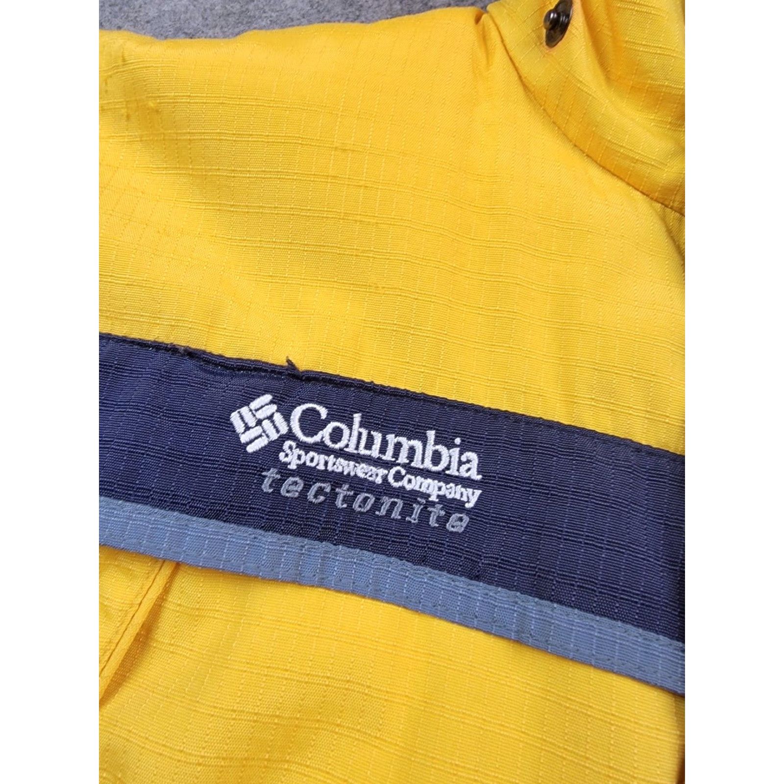 Vintage Columbia Jacket Mens Large Yellow Full Zip Nylon Softshell Outdoor Puffer Insulated Pockets Logo Outdoor Size US L / EU 52-54 / 3 - 2 Thumbnail
