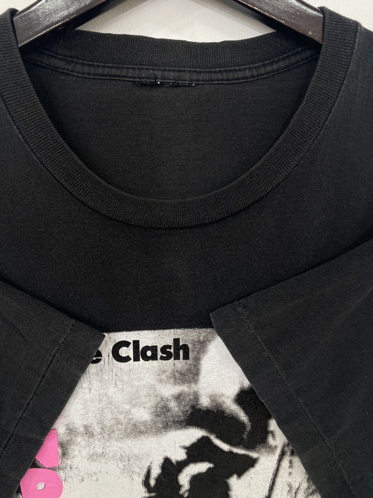 Band Tees 💥VINTAGE THE CLASH punkrock band london calling Y2K shirt Size US L / EU 52-54 / 3 - 4 Thumbnail