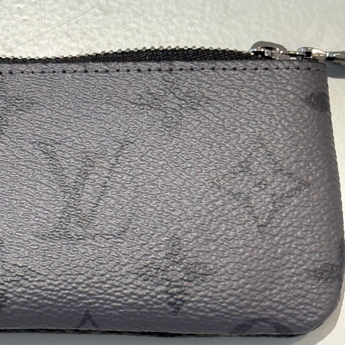 Louis Vuitton Louis Vuitton Key Pouch Monogram 2-Tone Grey/Black Size ONE SIZE - 3 Thumbnail