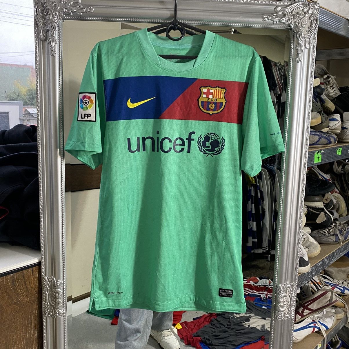 Nike Soccer jersey Barcelona Messi 10 size S Size US S / EU 44-46 / 1 - 6 Thumbnail