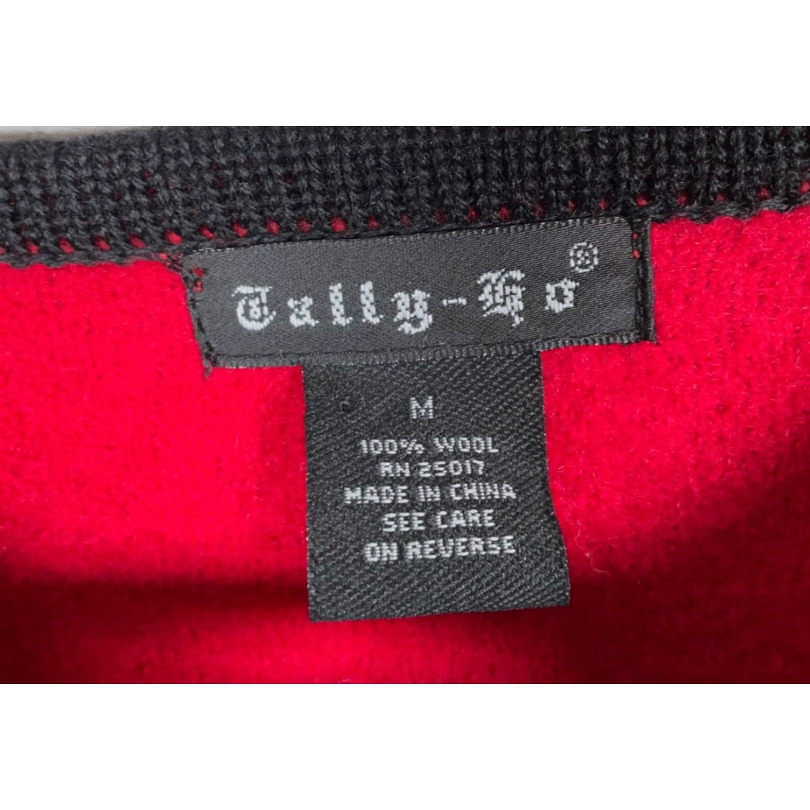 Vintage VINTAGE Tally Ho Sweater Cardigan Women’s Medium Red 12 Days of Christmas 90s Ugly Christmas Santa Crew Neck Long Sleeve Wool Knit Pattern Geometric Size M / US 6-8 / IT 42-44 - 3 Thumbnail