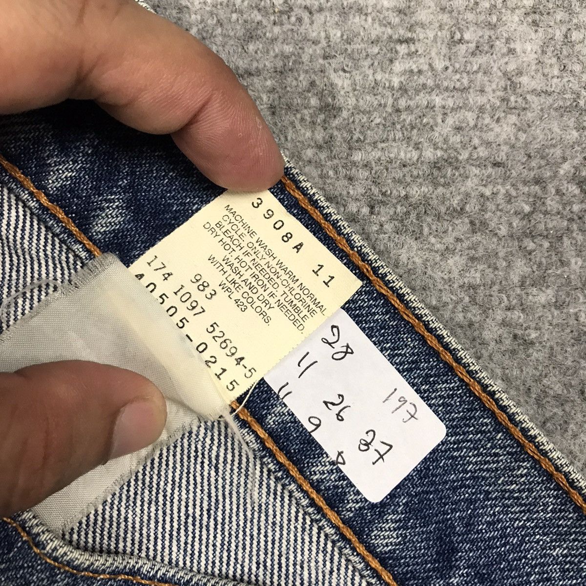 Levi's Vintage Clothing Levi’s 505 Distressed Denim Jeans Pants Size US 28 / EU 44 - 14 Thumbnail