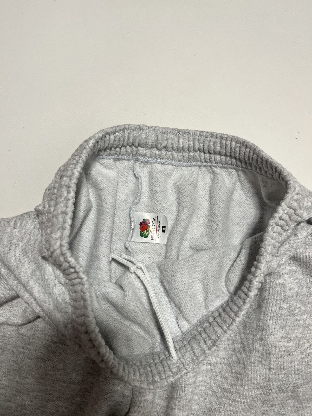 Vintage Vintage 90s Fruit of the Loom Grey Basic Relaxed Sweatpants Size US 32 / EU 48 - 2 Thumbnail