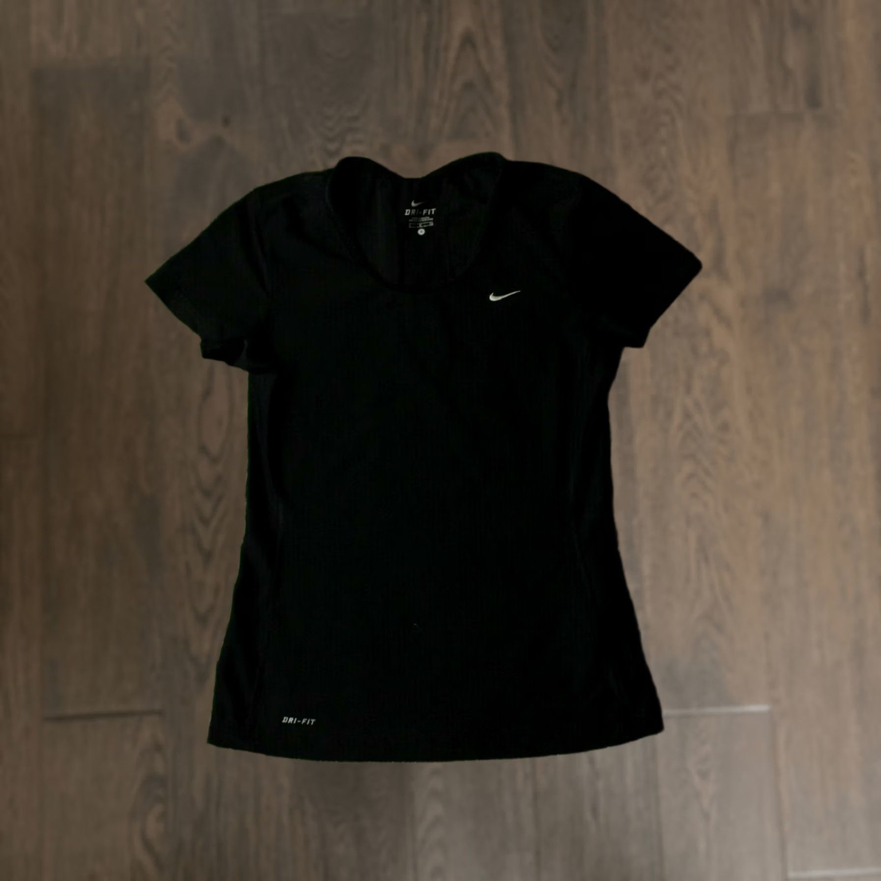 Nike Nike Dri-FIT Running Womens Training Shirt Jersey S Black Shirt Womens Nike Dri-FIT Run Training 2011 Shirt Size S / US 4 / IT 40 - 1 Thumbnail