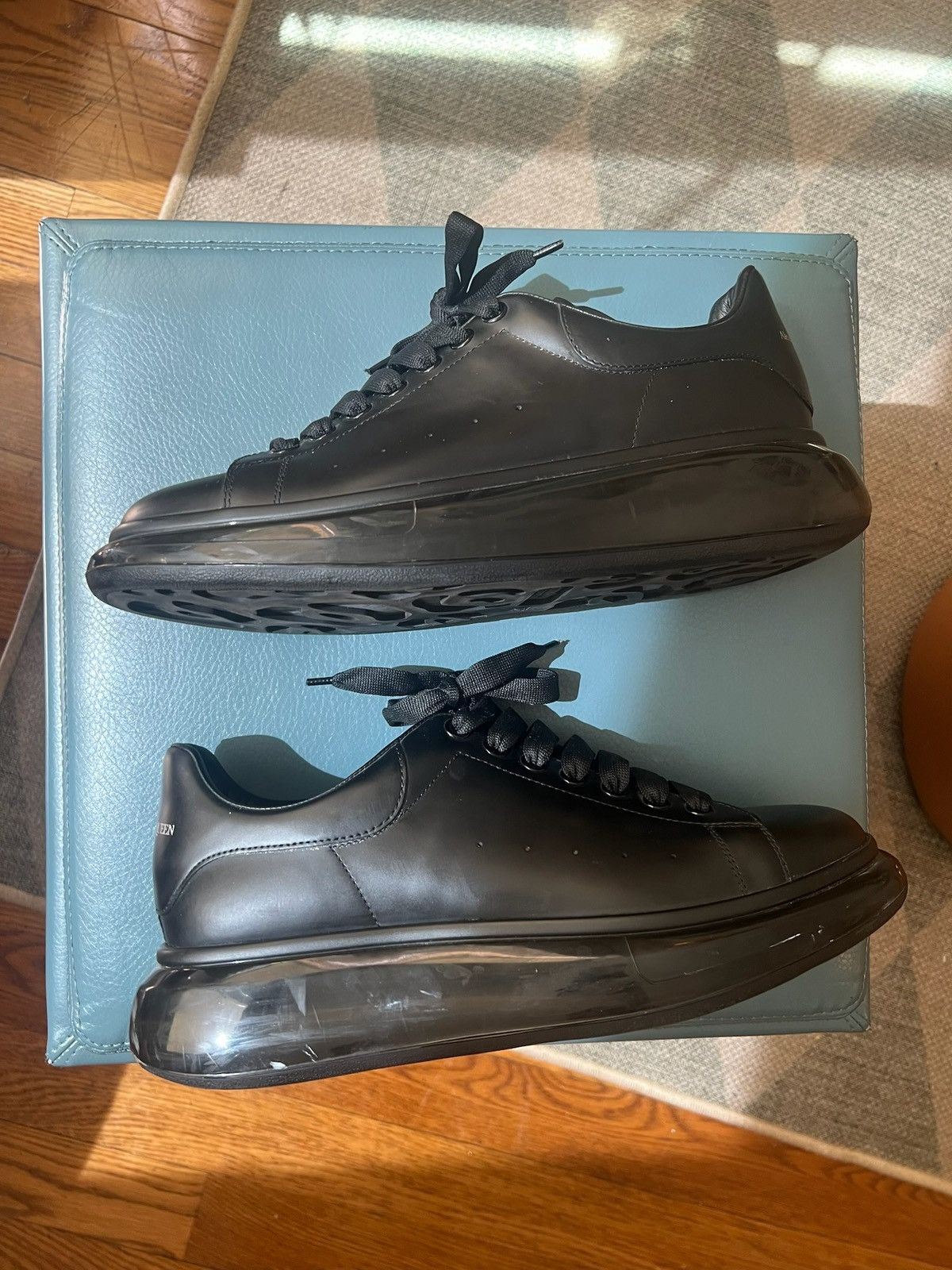 Alexander McQueen Alexander McQueen Men’s Oversized Sneaker SZ44 Size US 11 / EU 44 - 2 Thumbnail