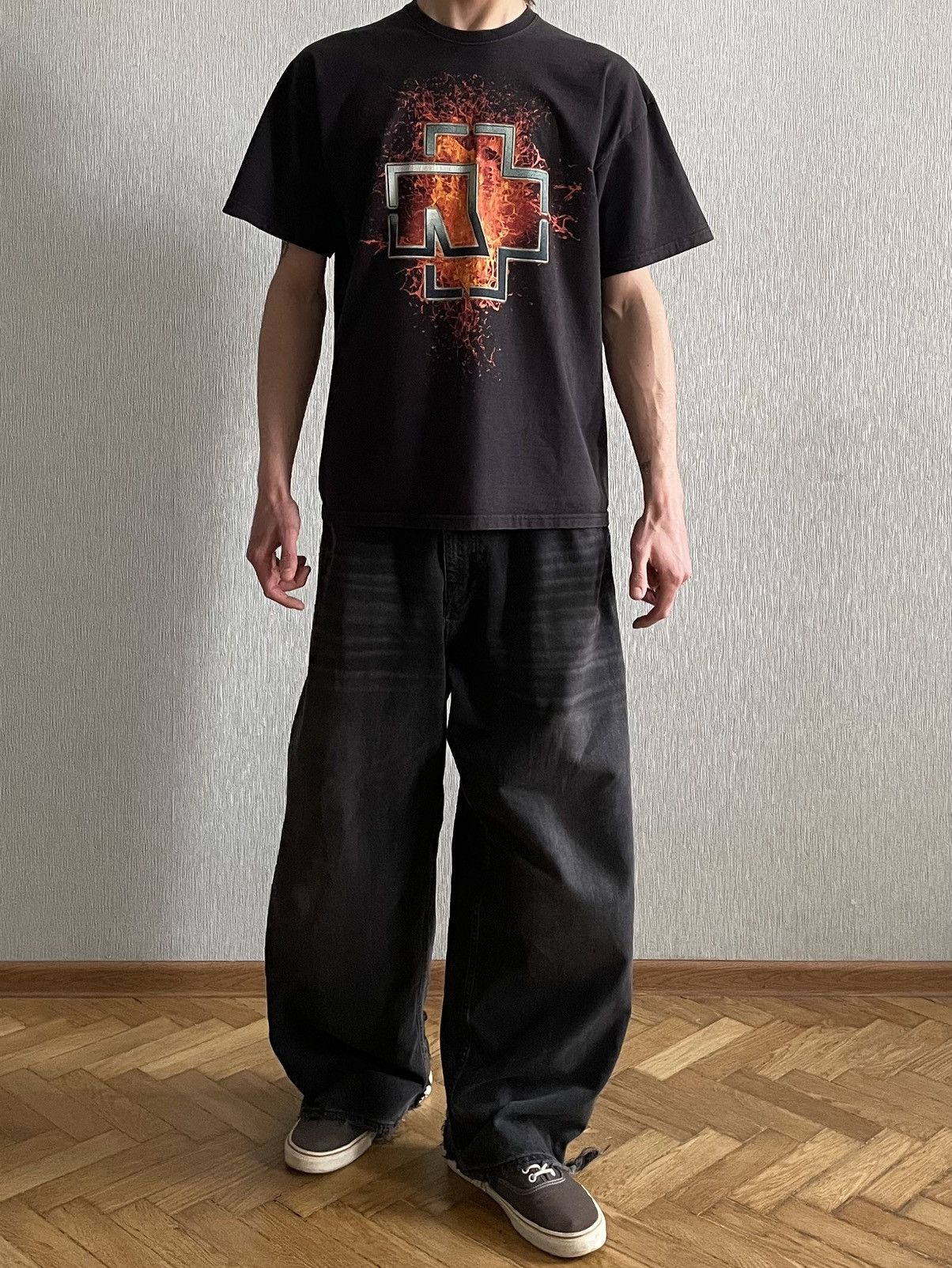 Band Tees 00s Rammstein, Sunfaded T-Shirt; Back: A Line from «Sonne» Size US XL / EU 56 / 4 - 6 Thumbnail