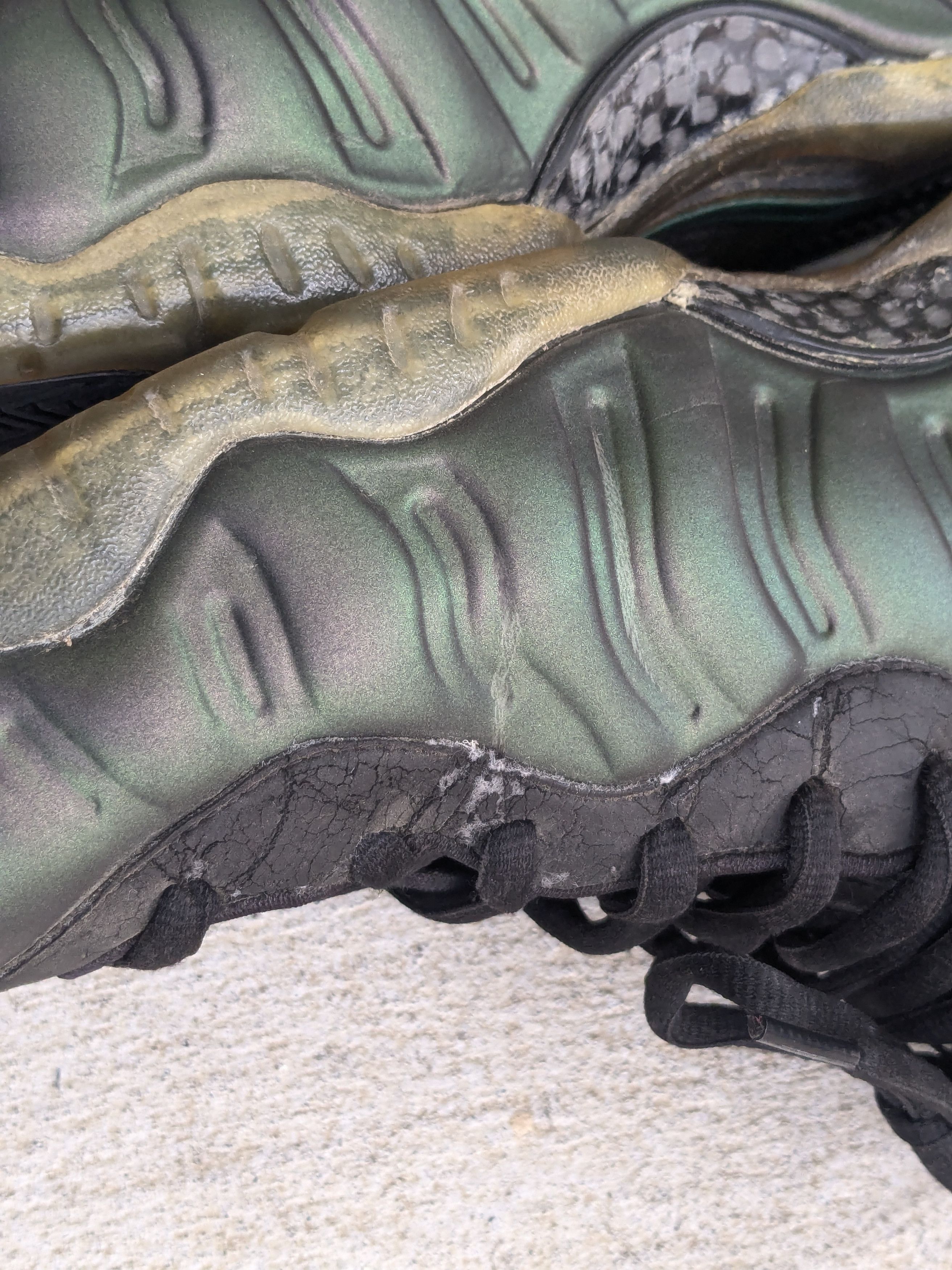 Nike Nike Air FOAMPOSITE PRO Pine Green 624041-301 9 Size US 9 / EU 42 - 14 Thumbnail