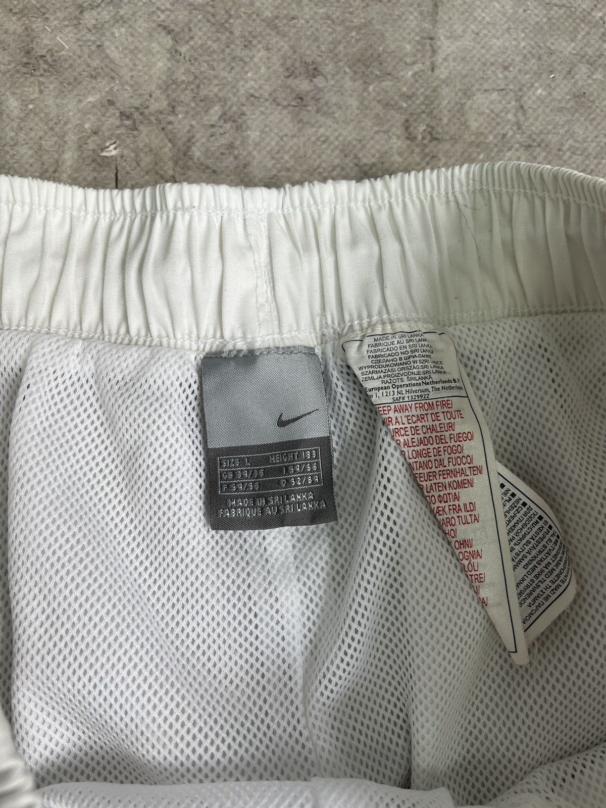 Nike Nike nylon wide leg TN streetwear drill shorts y2k Size US 34 / EU 50 - 5 Thumbnail
