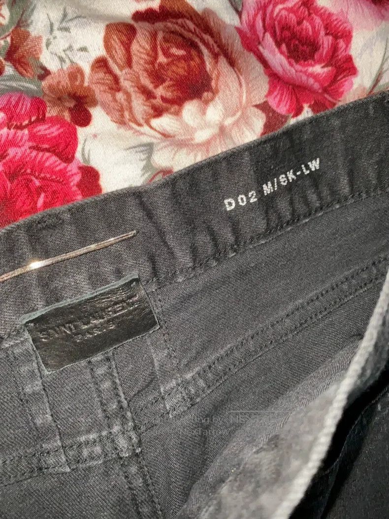 Saint Laurent Paris Saint Laurent Paris Washed Cut-Out Hole Denim Jeans Size 2 Size US 28 / EU 44 - 4 Thumbnail