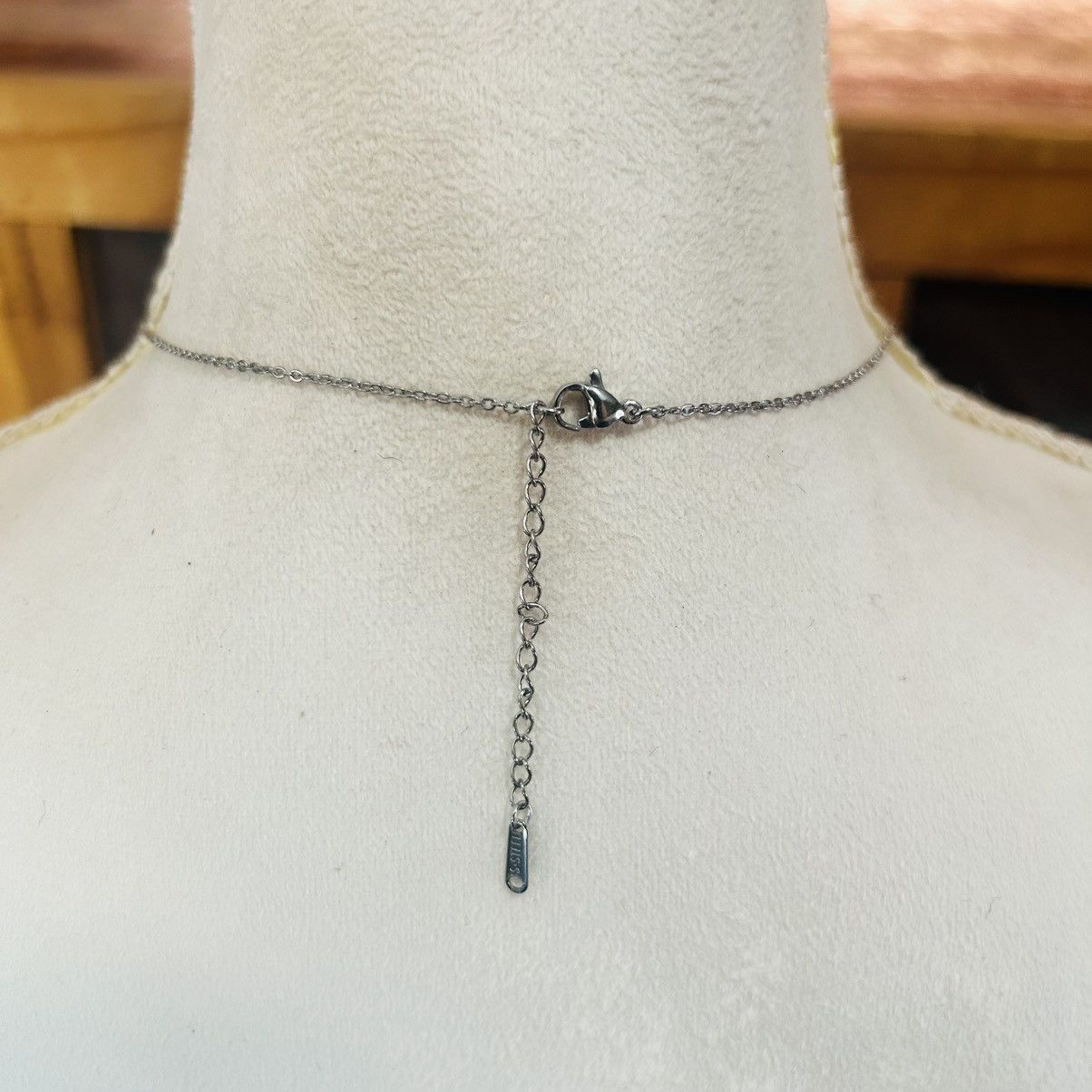 Vintage Vintage dome cut jet black glass pendant on chain necklace Size ONE SIZE - 4 Thumbnail