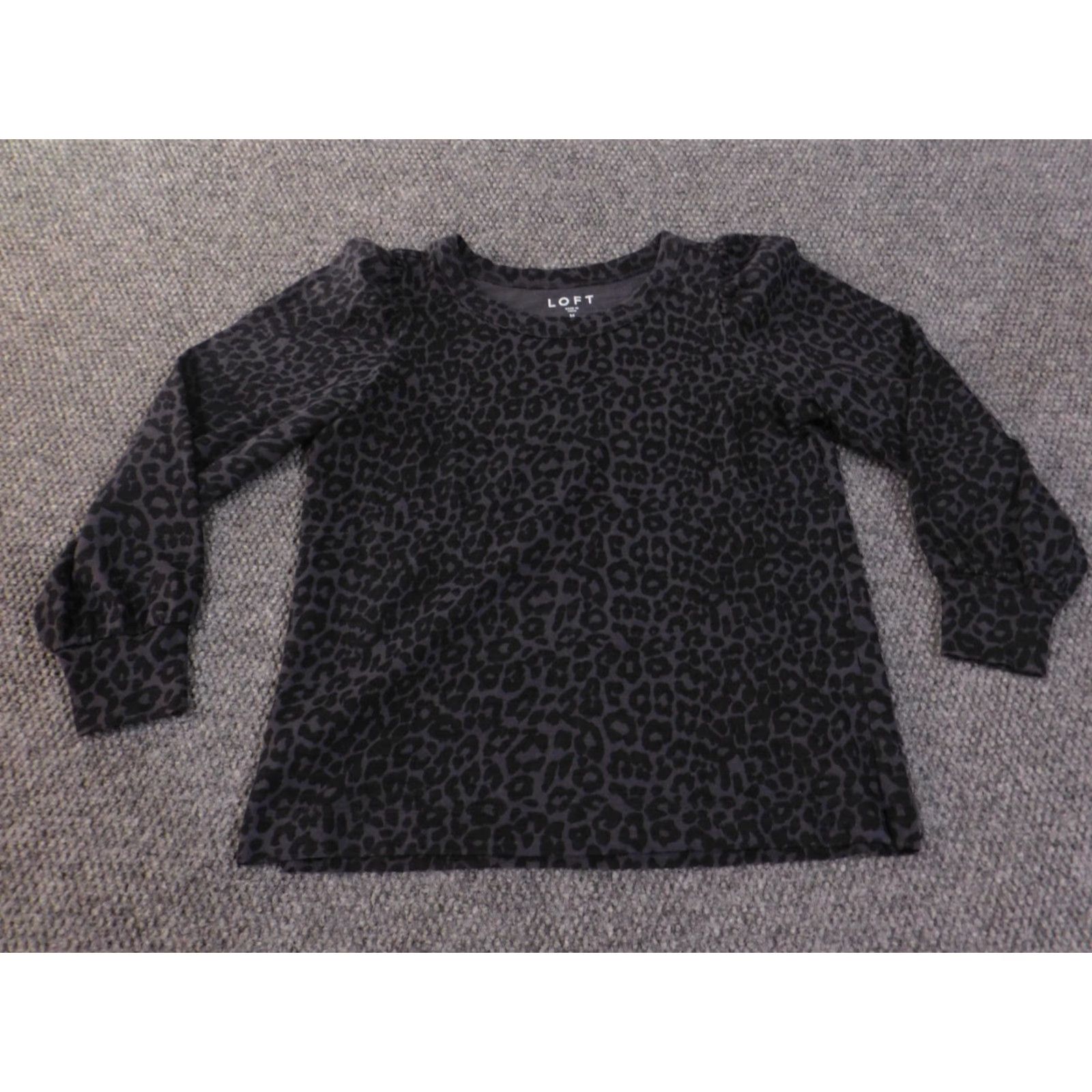 Ann Taylor Loft Animal Print Knit Pullover Blouse Womens Medium Gray Stretch Cotton Knit Round Neck Long Sleeve Casual Size M / US 6-8 / IT 42-44 - 2 Thumbnail