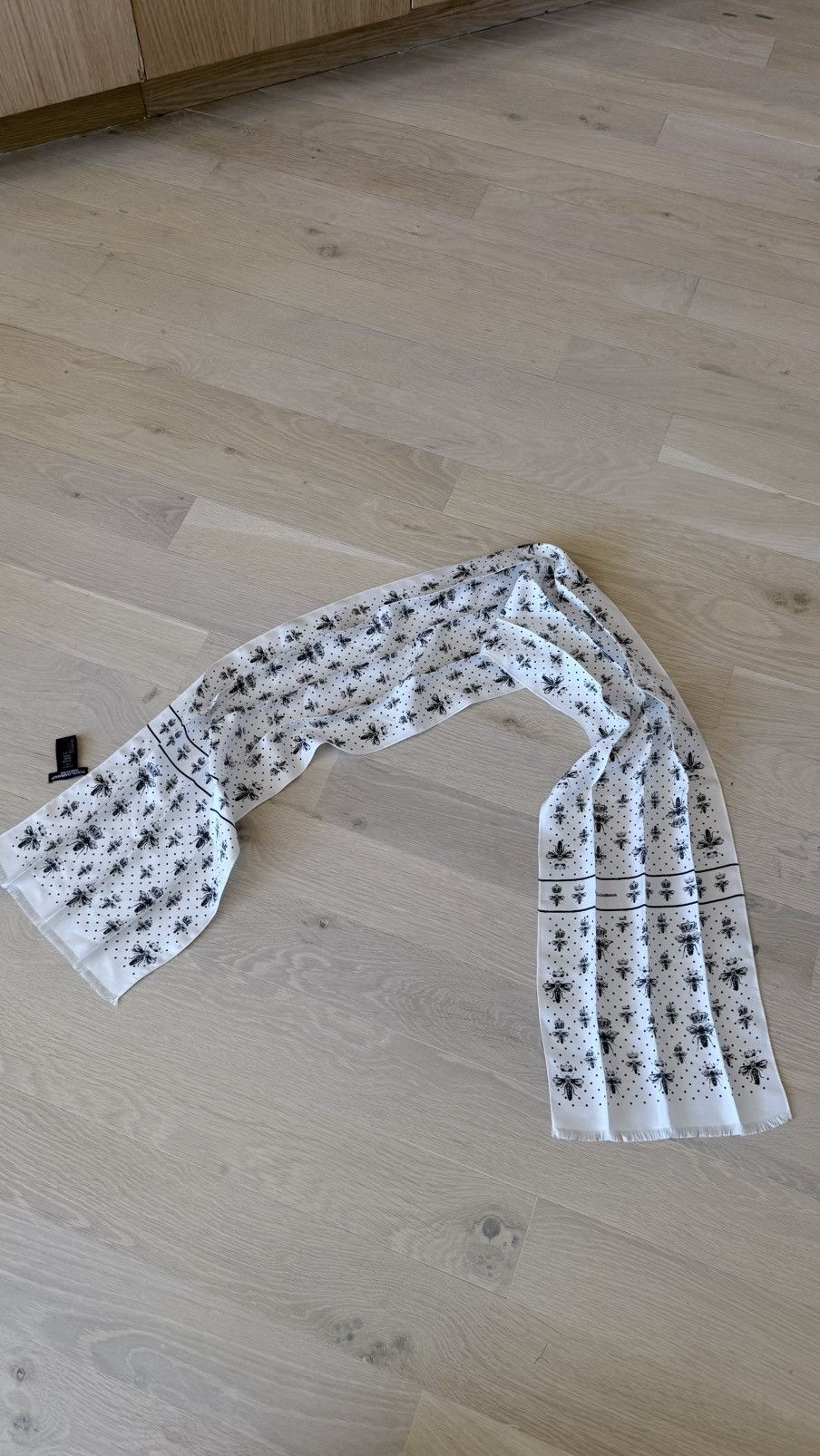 Dolce & Gabbana Dolce & Gabbana silk scarf bee pattern Size ONE SIZE - 1 Thumbnail