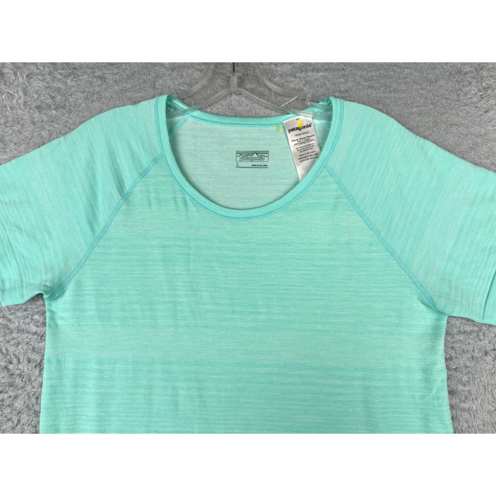 Patagonia Patagonia Shirt Women Large Blue Short Sleeve Crew Neck Gatewood Polyester Blend Size L / US 10 / IT 46 - 4 Thumbnail