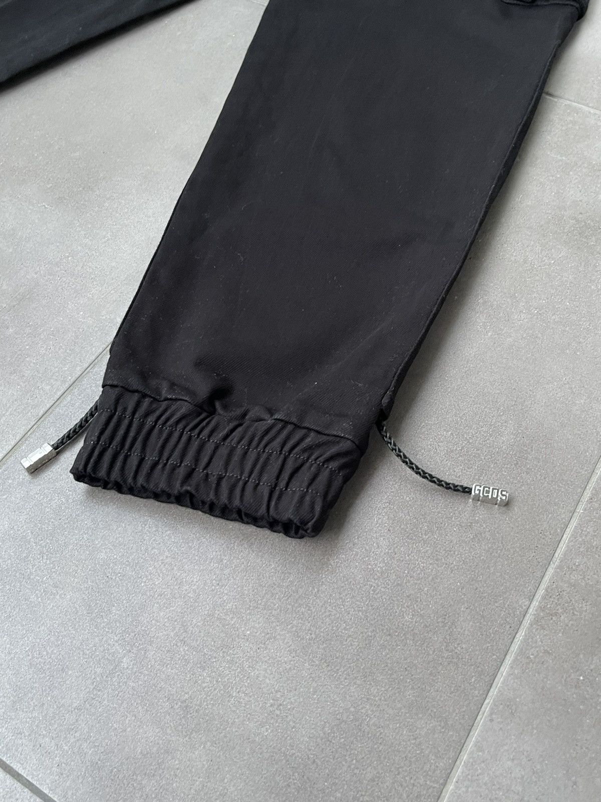 GCDS !DS! AW22 GCDS Logo Patch Cargo Black Pants Size US 32 / EU 48 - 16 Thumbnail