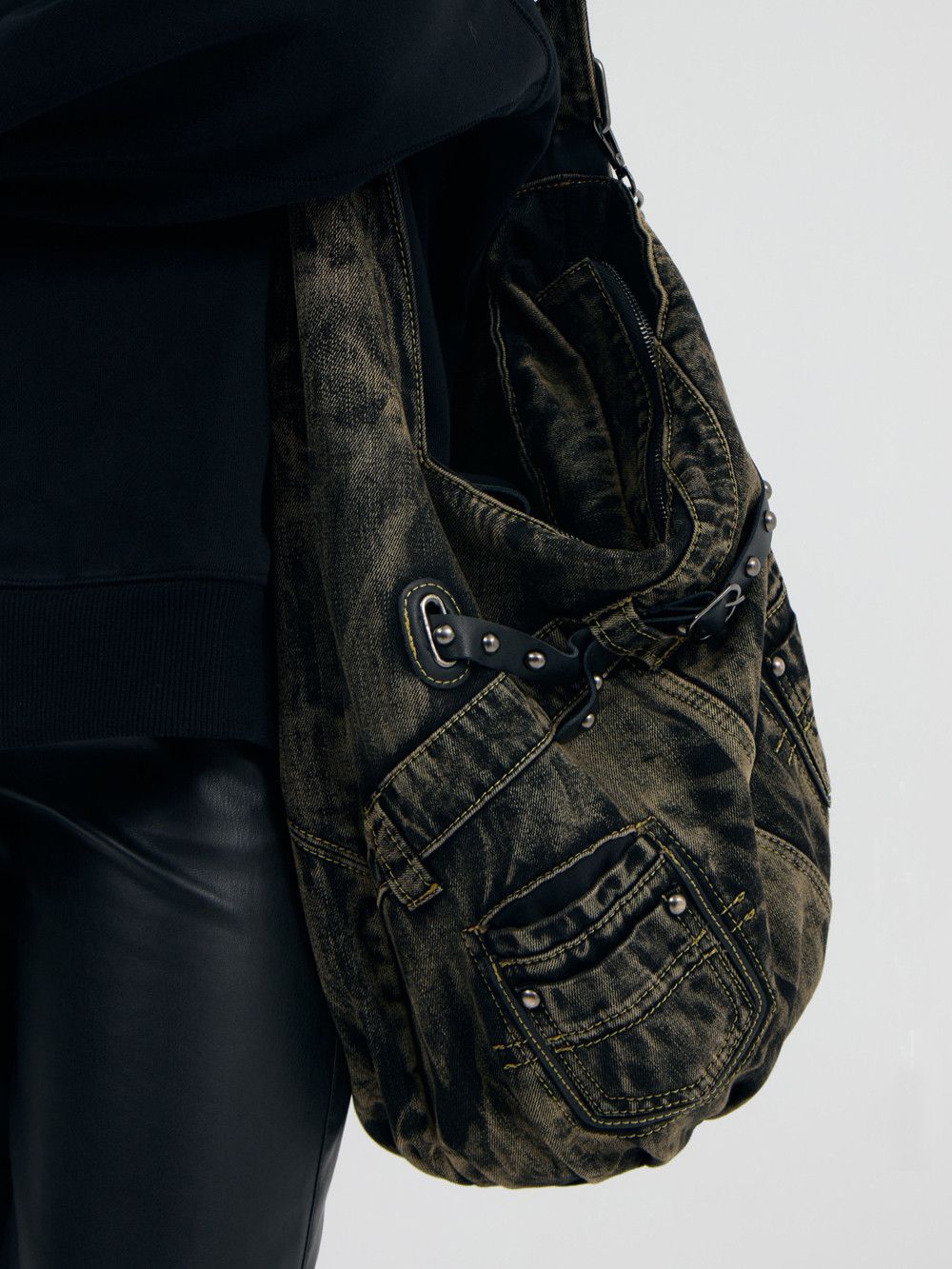 Japanese Brand Y2K Jeans Sling Crossbody Motorcycle Bag Size ONE SIZE - 7 Thumbnail
