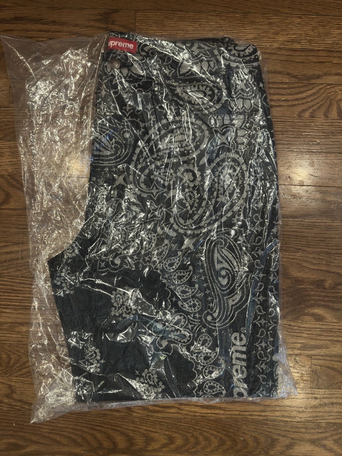 Supreme Supreme Bandana Jacquard Baggy Jean Size US 34 / EU 50 - 1 Thumbnail