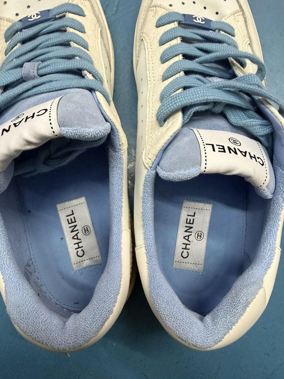 Chanel CHANEL WHITE BLUE SNEAKERS Size US 13 / EU 46 - 4 Thumbnail