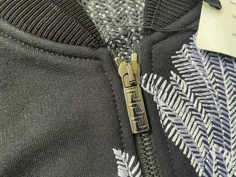 Versace Versace Reworked embroidered coat Size US S / EU 44-46 / 1 - 5 Thumbnail