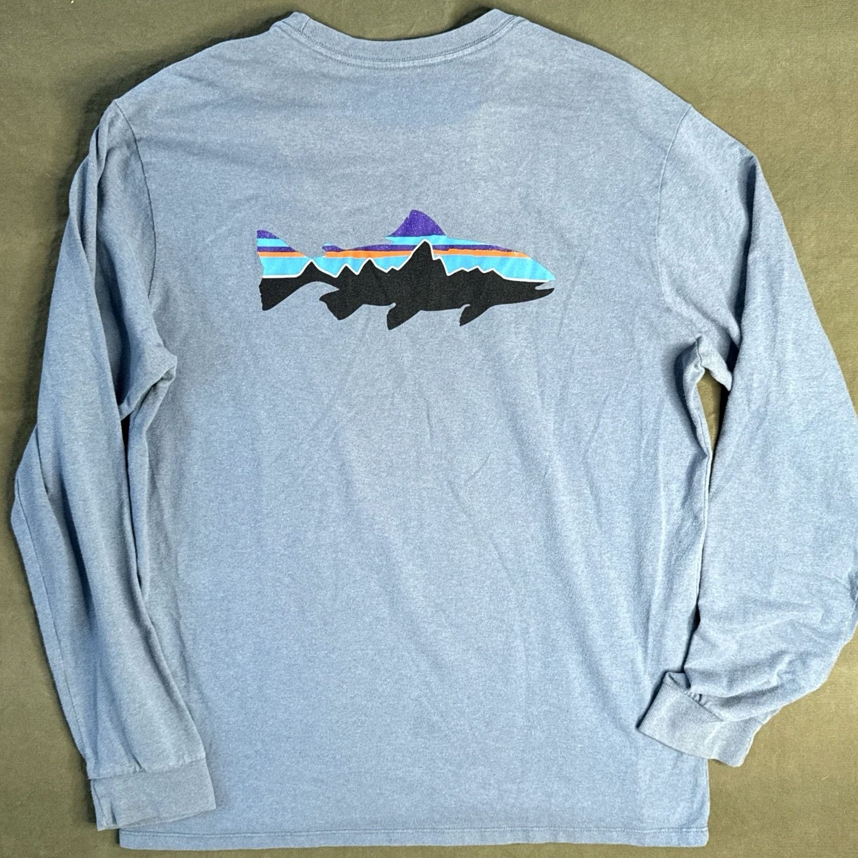 Patagonia Patagonia Shirt Men M Blue Trout Graphic Long Sleeve Crew Neck Responsibili-Tee Regular Fit Size US M / EU 48-50 / 2 - 2 Thumbnail