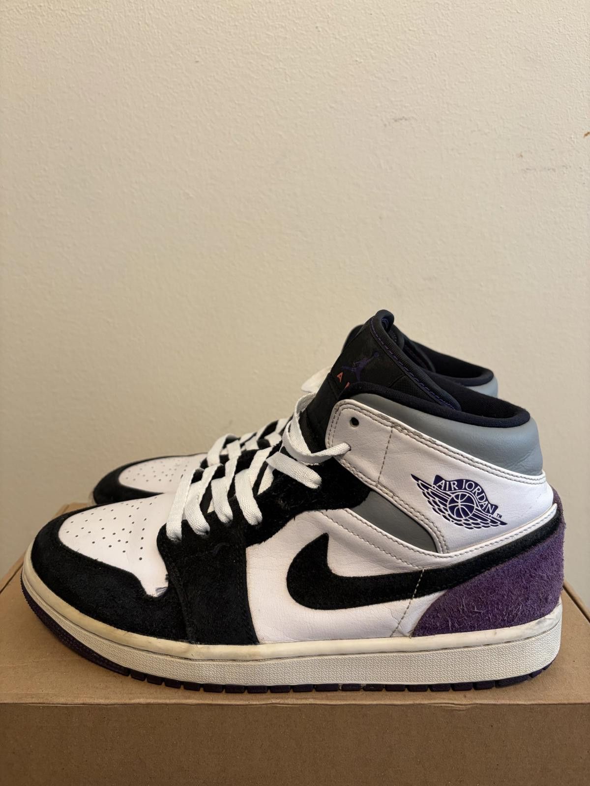 Jordan Brand Air Jordan 1 Men's Mid Varsity Purple Suede Shoe (Size 8.5) Size US 8.5 / EU 41-42 - 2 Thumbnail