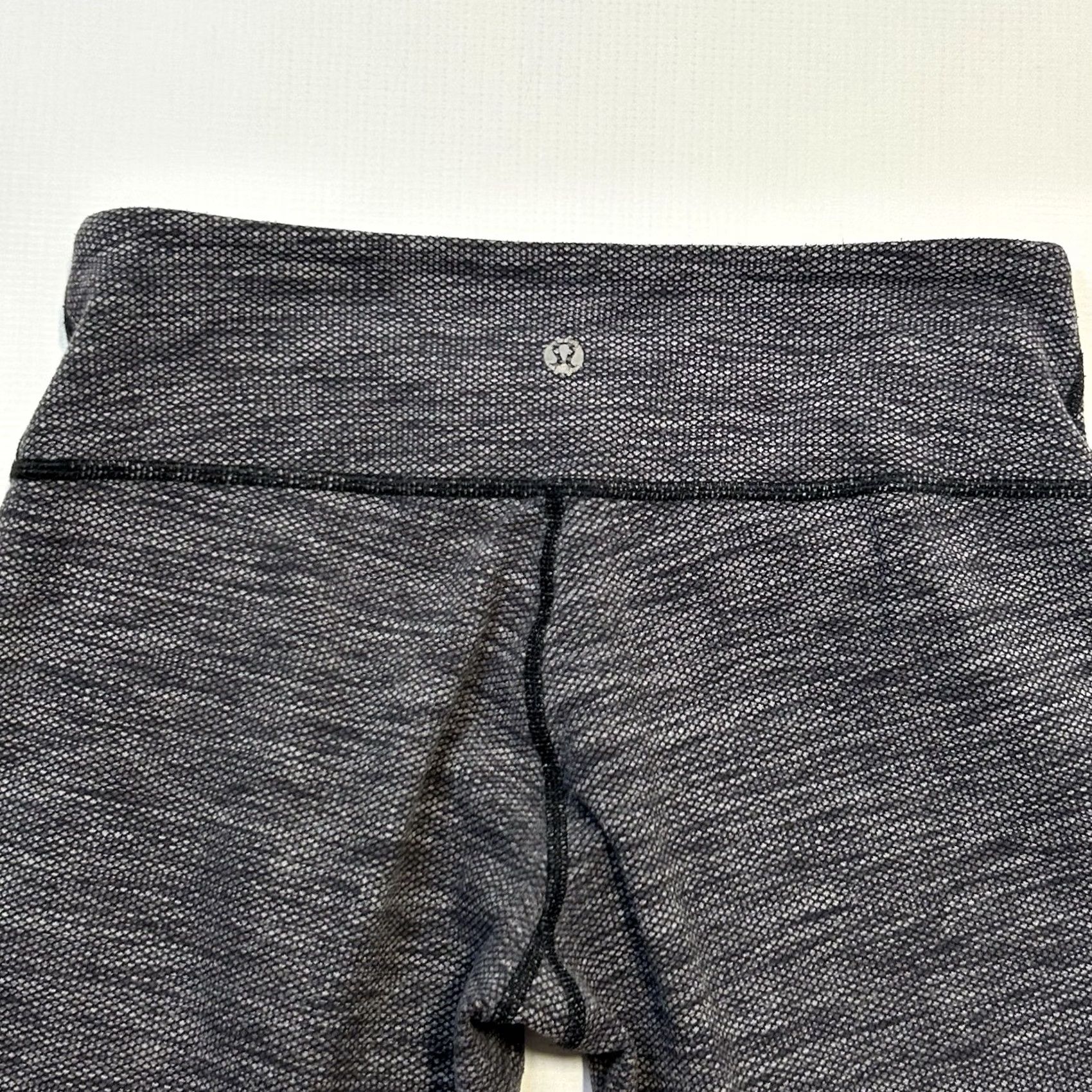 Lululemon VINTAGE Lululemon Wunder Under Crop Leggings Shirt? Size 28" / US 6 / IT 42 - 6 Thumbnail