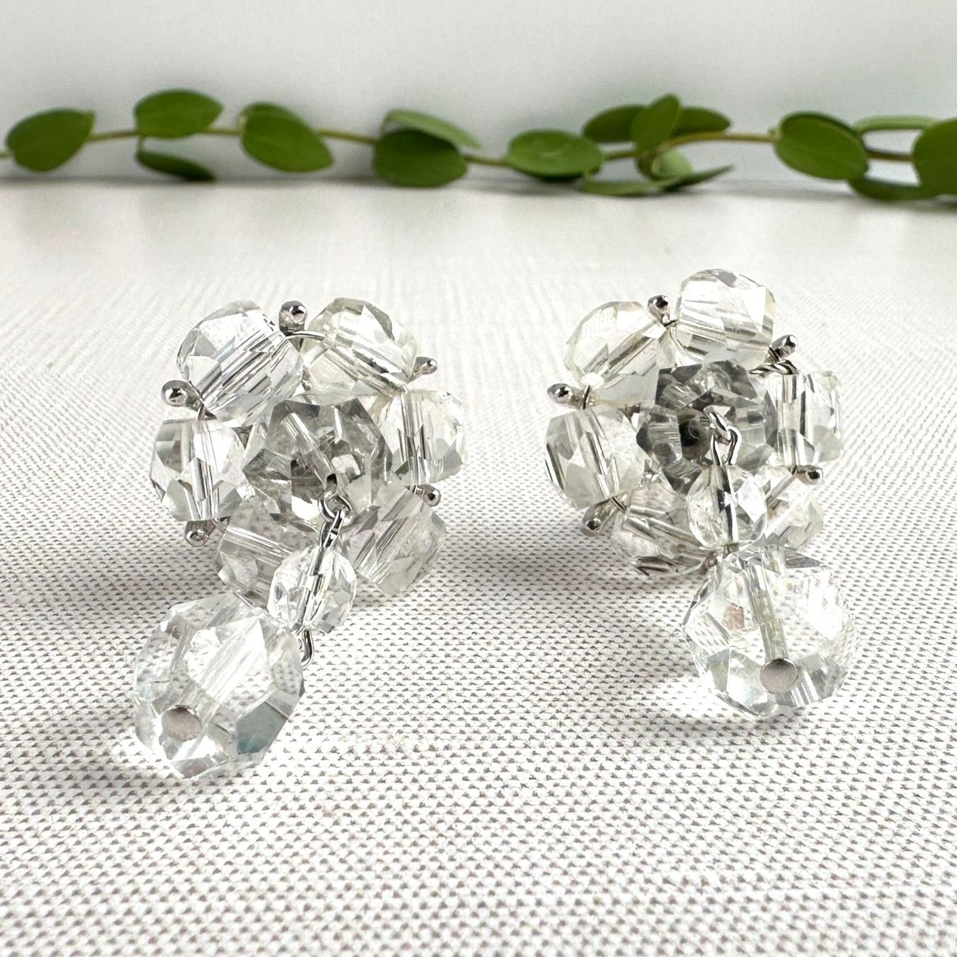 Vintage Vintage Kramer Clip On Earrings, 1950s Crystal Bead Cluster Size ONE SIZE - 9 Thumbnail
