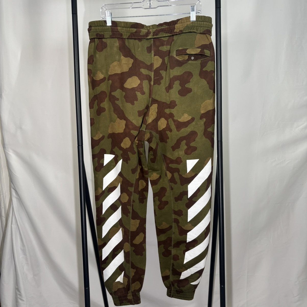 Off-White OFF-WHITE Seeing Things Camo Sweats Size M Used Size US 34 / EU 50 - 2 Thumbnail