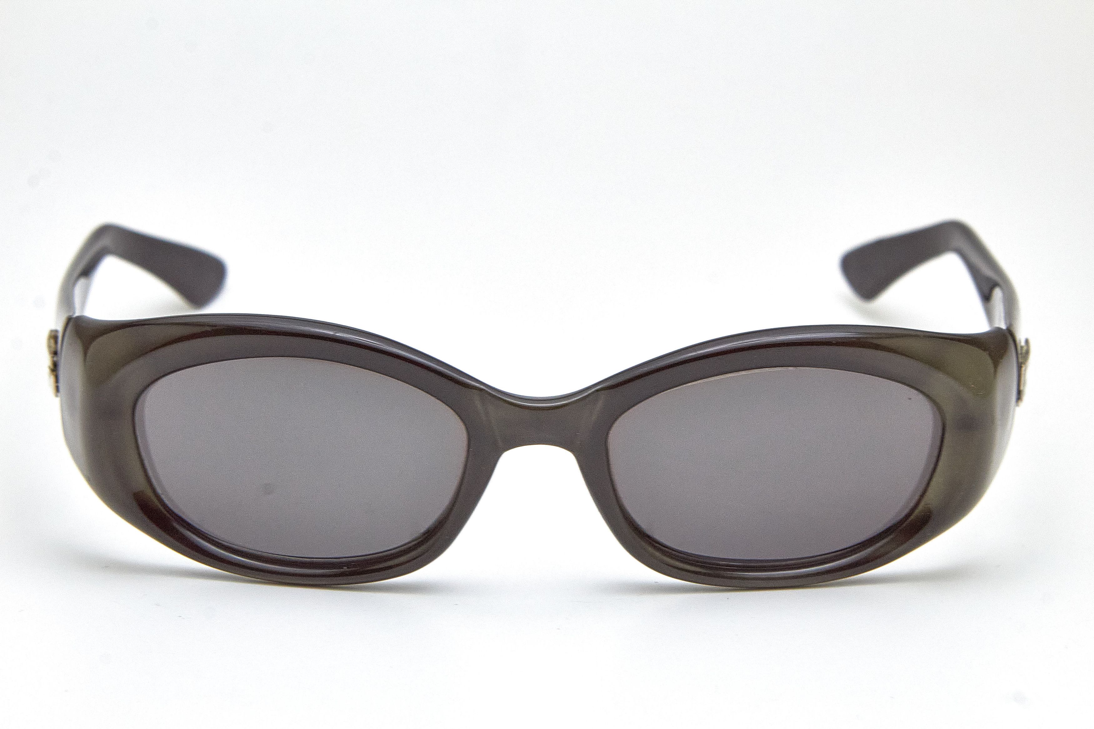 Gucci GUCCI Y2K bold rectangular sunglasses Gen-Z Quiet Luxury Size ONE SIZE - 1 Thumbnail