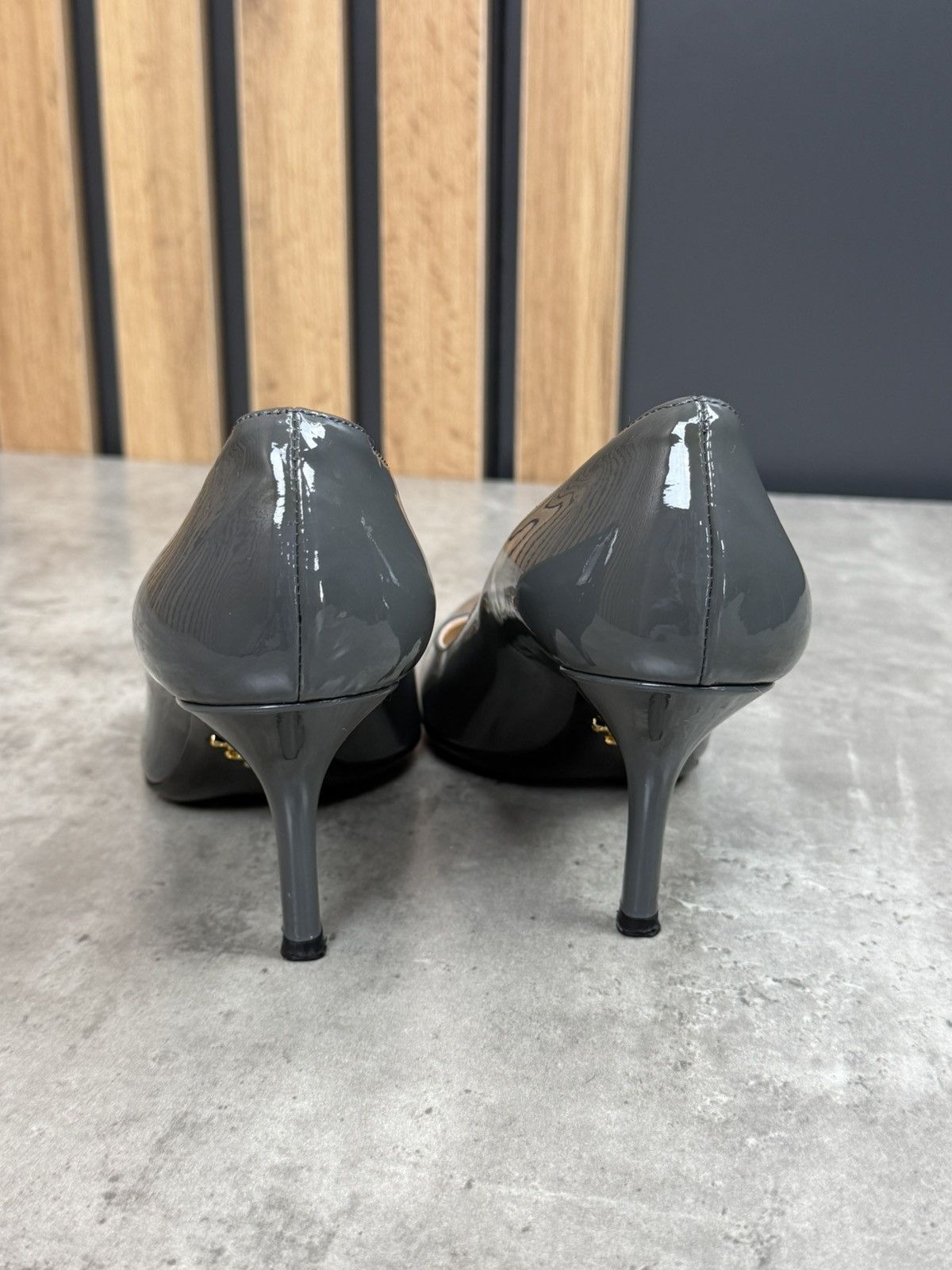 Prada Prada Gray Patent Leather Pumps Heels Size 37 1/2 Size US 7.5 / IT 37.5 - 7 Thumbnail