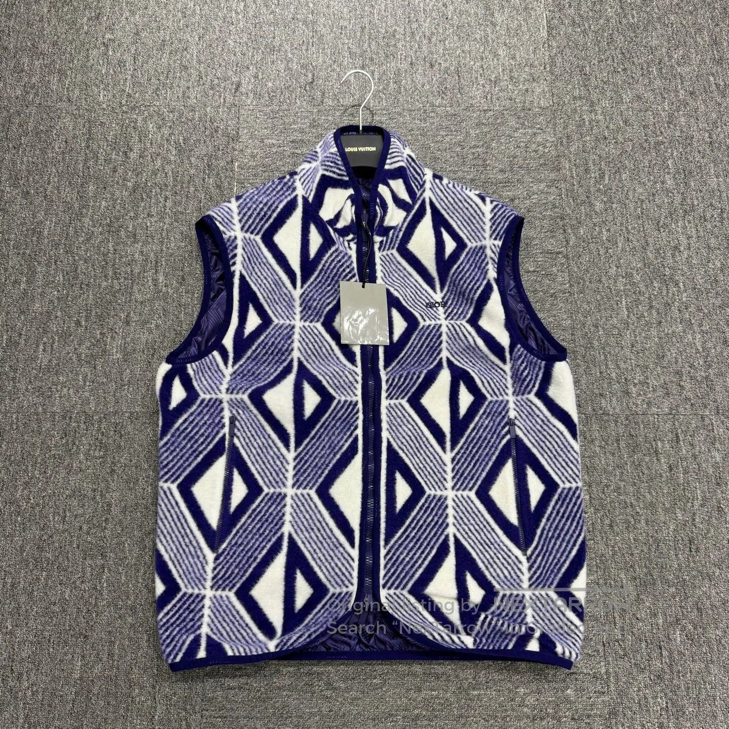 Dior Dior CD with full printing on both sides; features a vest- Size US M / EU 48-50 / 2 - 1 Thumbnail