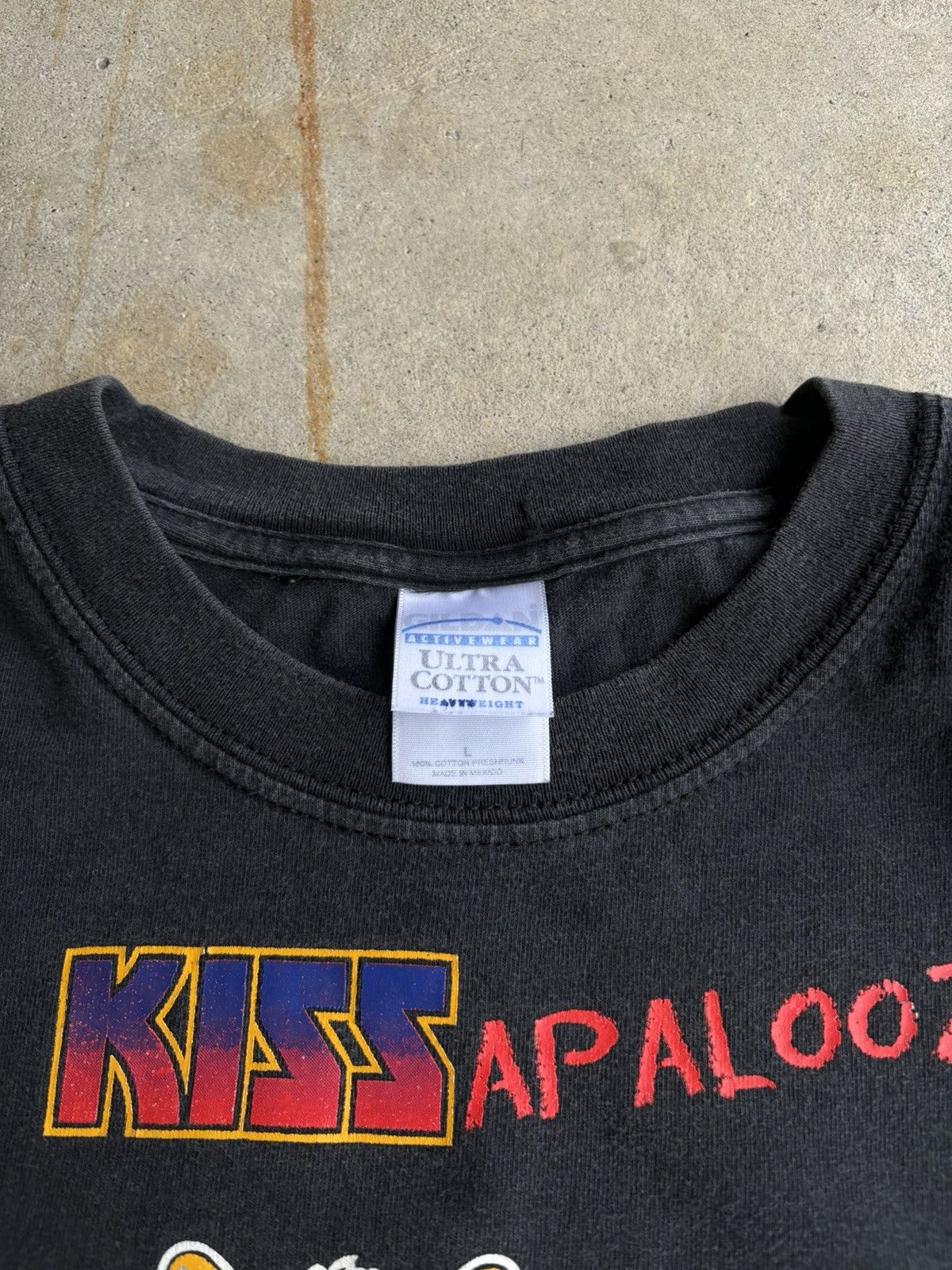 Band Tees × Vintage Crazy Kiss Band Kissapalooza Collab Faded Army Tee Size US L / EU 52-54 / 3 - 4 Thumbnail