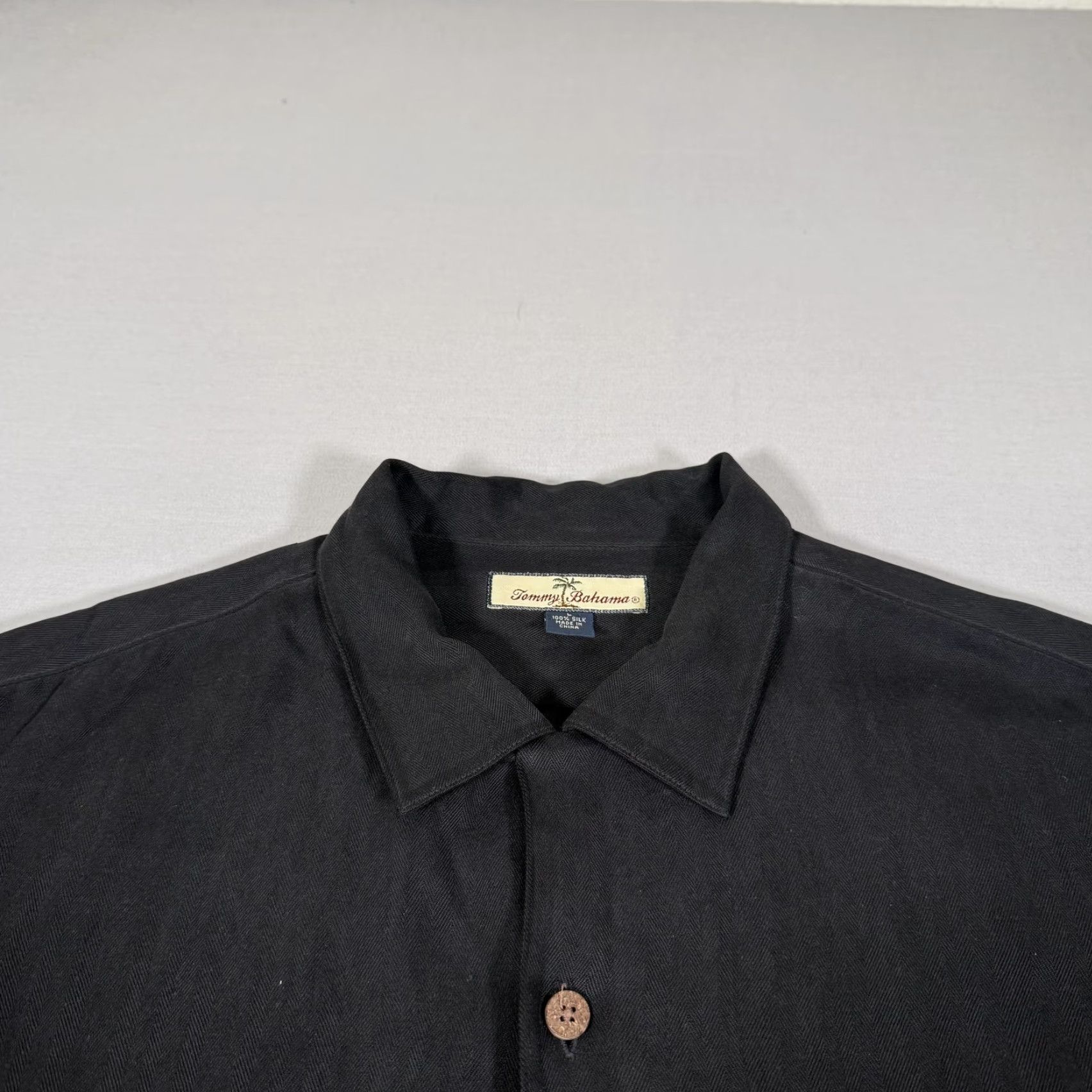 Tommy Bahama Tommy Bahama Shirt Mens Large Black Silk Camp Martini Drink Cocktail Embroidered Size US L / EU 52-54 / 3 - 6 Thumbnail