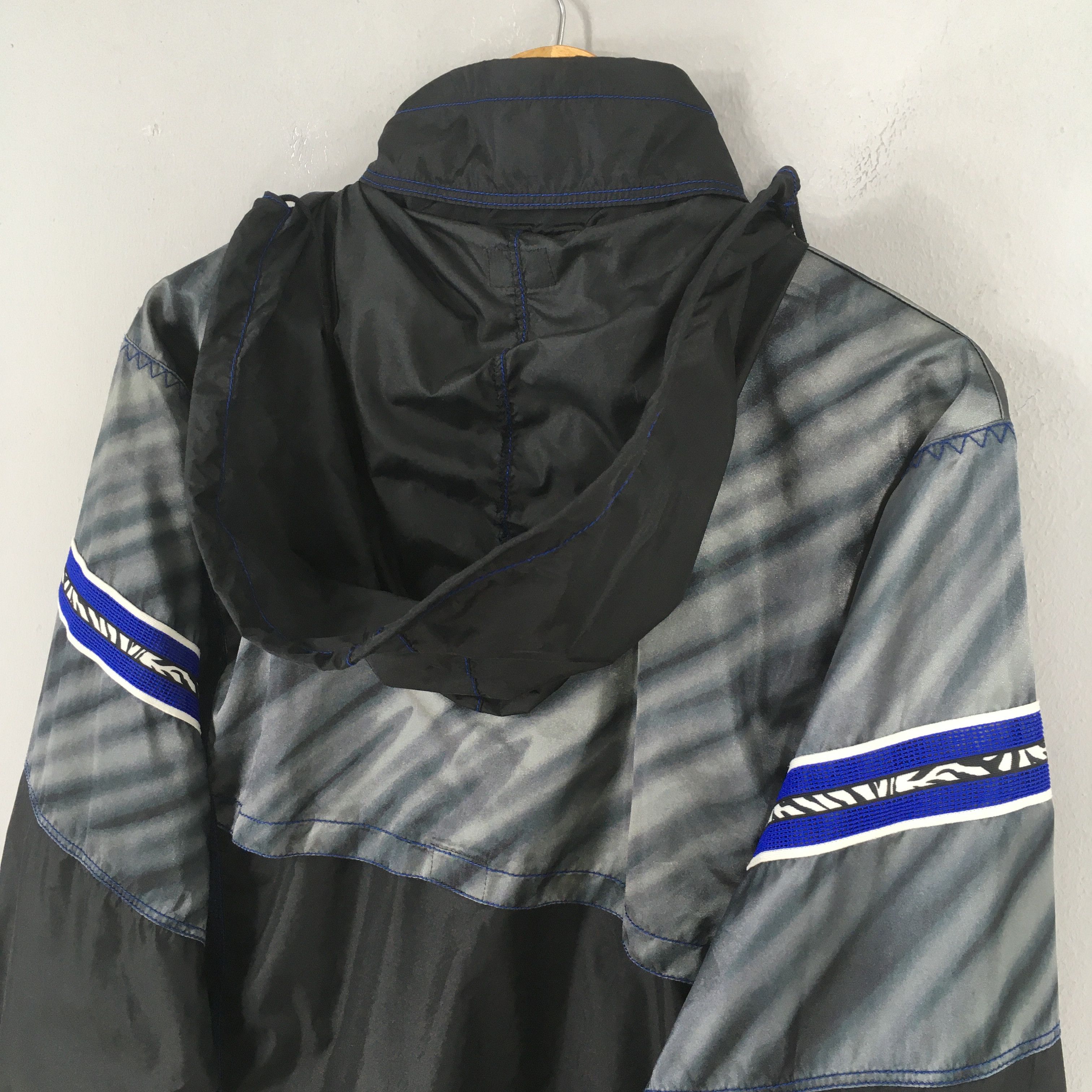 Asics Vintage 90s Asics Japan Windbreaker Jacket Large Size US L / EU 52-54 / 3 - 10 Thumbnail
