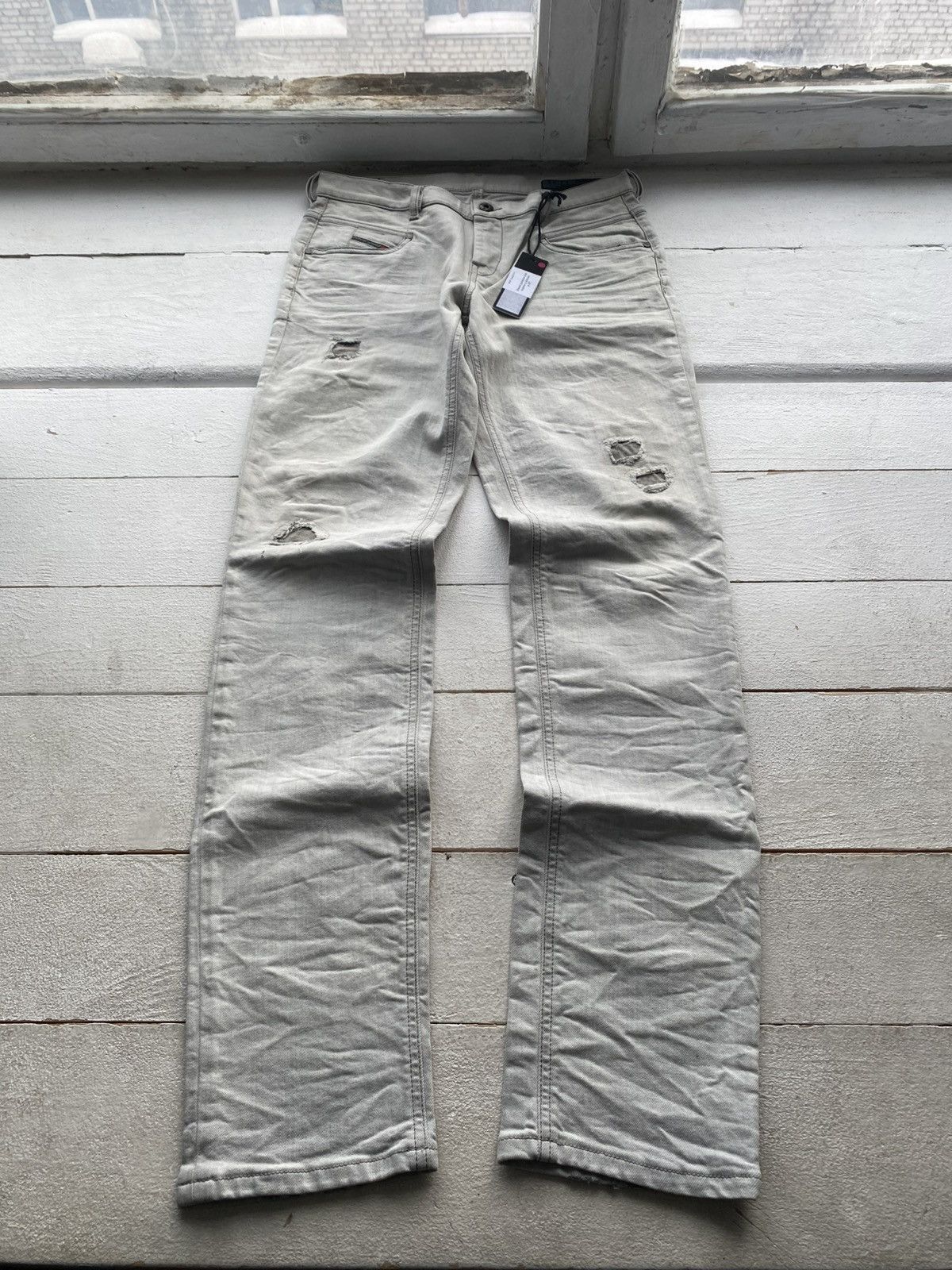 Diesel NWT Luxury Y2K Diesel Belthy Slim Boyfriend Jeans Distressed Size 27" / US 4 / IT 40 - 2 Thumbnail
