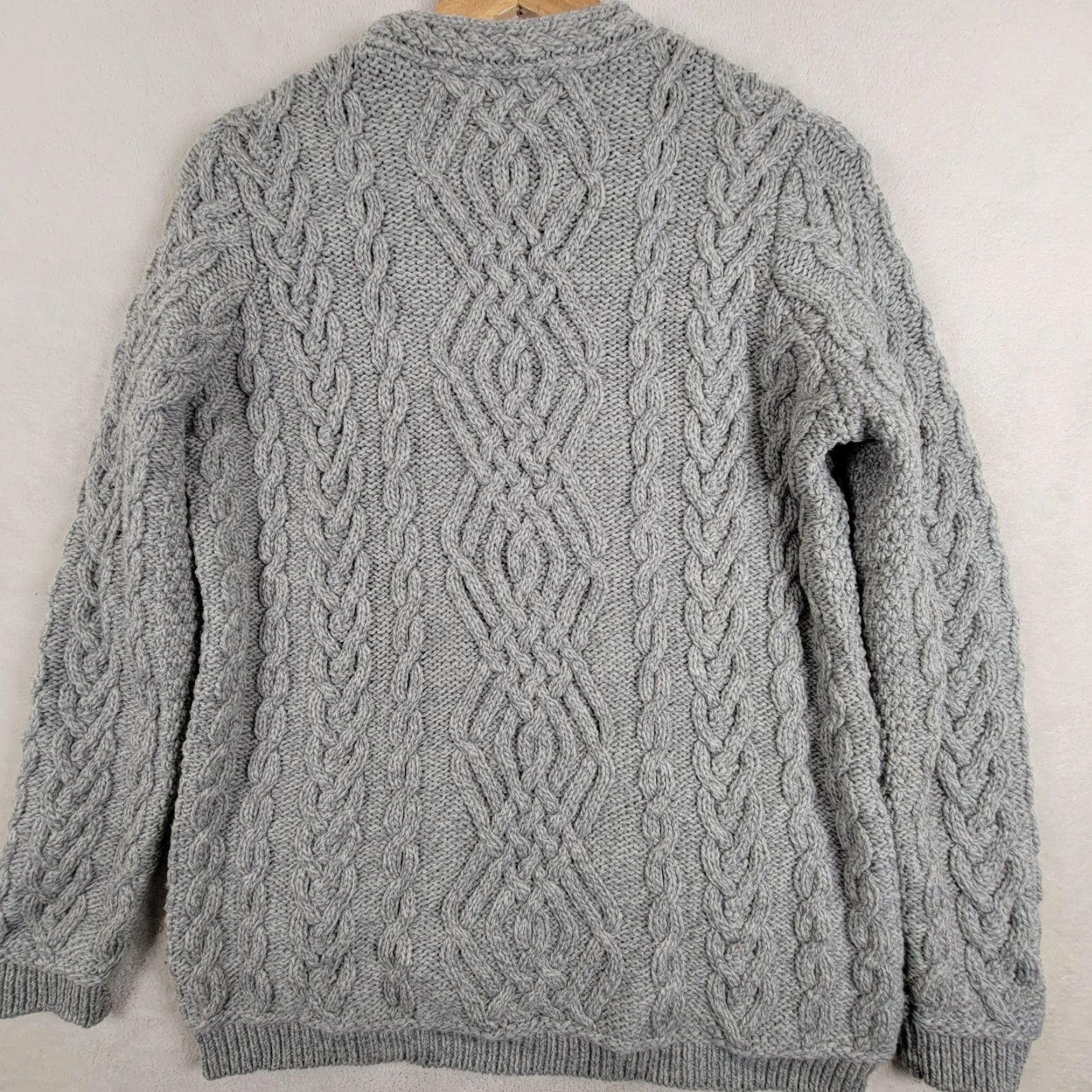 Vintage SAOL Sweater Women's Small Cable-Knit Aran 100% Merino Wool Pullover Gray Size S / US 4 / IT 40 - 3 Thumbnail