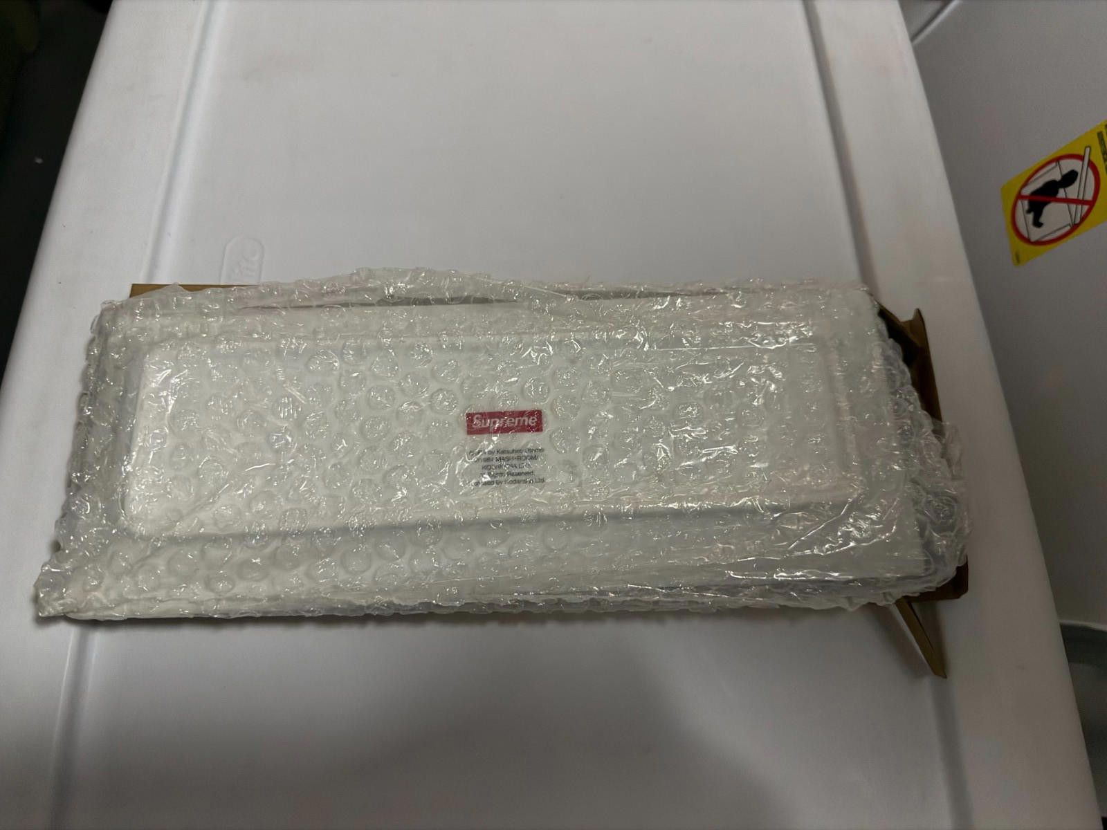 Supreme Supreme x Akira Syringe Ceramic Tray FW17 Size ONE SIZE - 2 Thumbnail