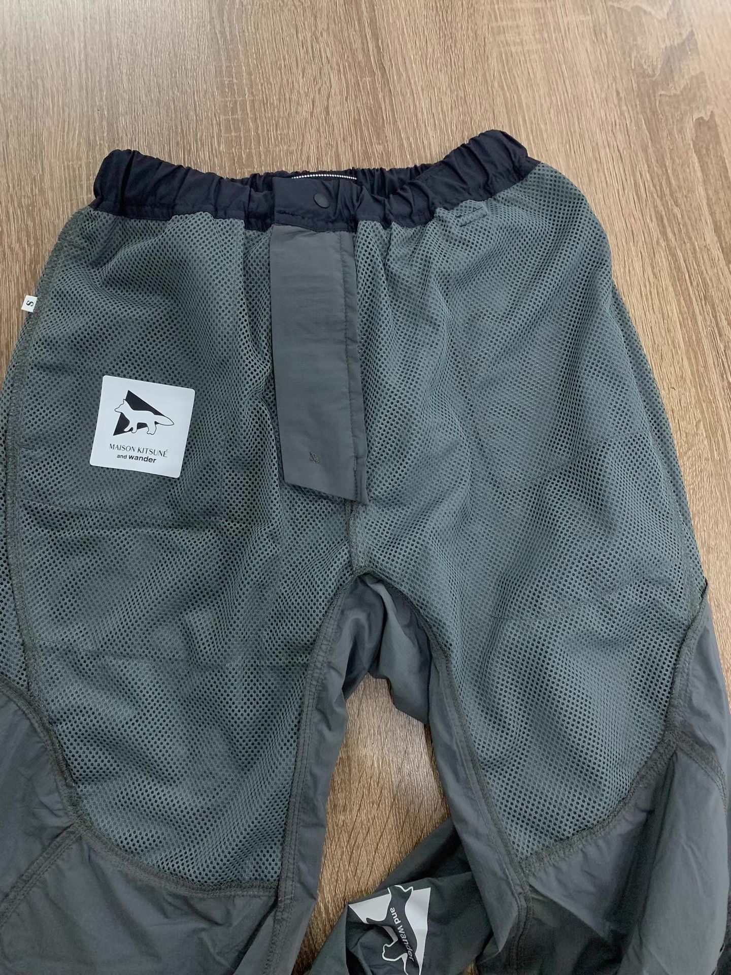 Maison Kitsune MAISON KITSUNÉ × and wander Ｑ22 Size US 34 / EU 50 - 5 Thumbnail