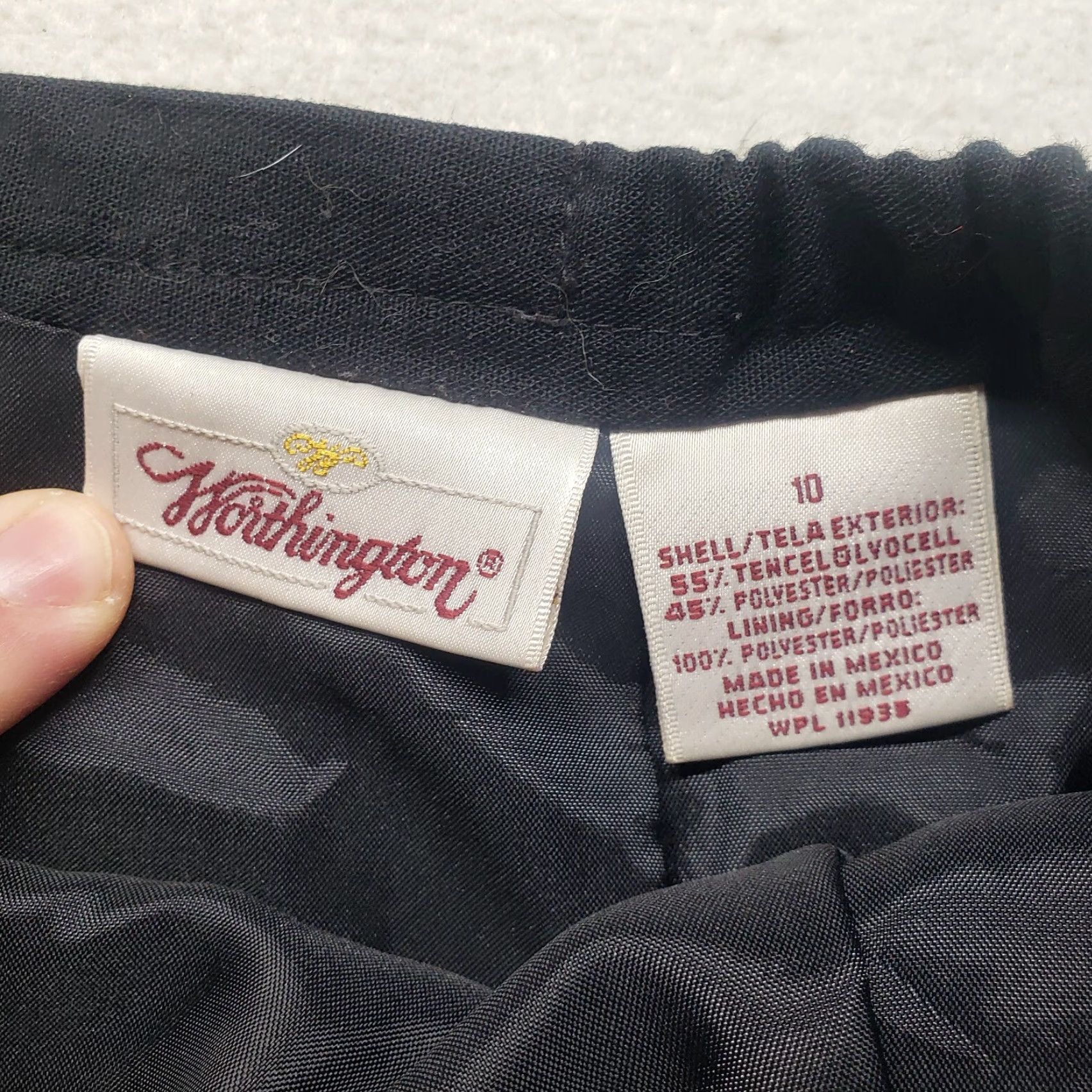 Worthington Worthington Solid Black Skirt Adult Women's Size 10 Polyester Spandex Rayon Knee Length Black Women Skirt 10 Mens? Size 32" / US 10 / IT 46 - 2 Thumbnail