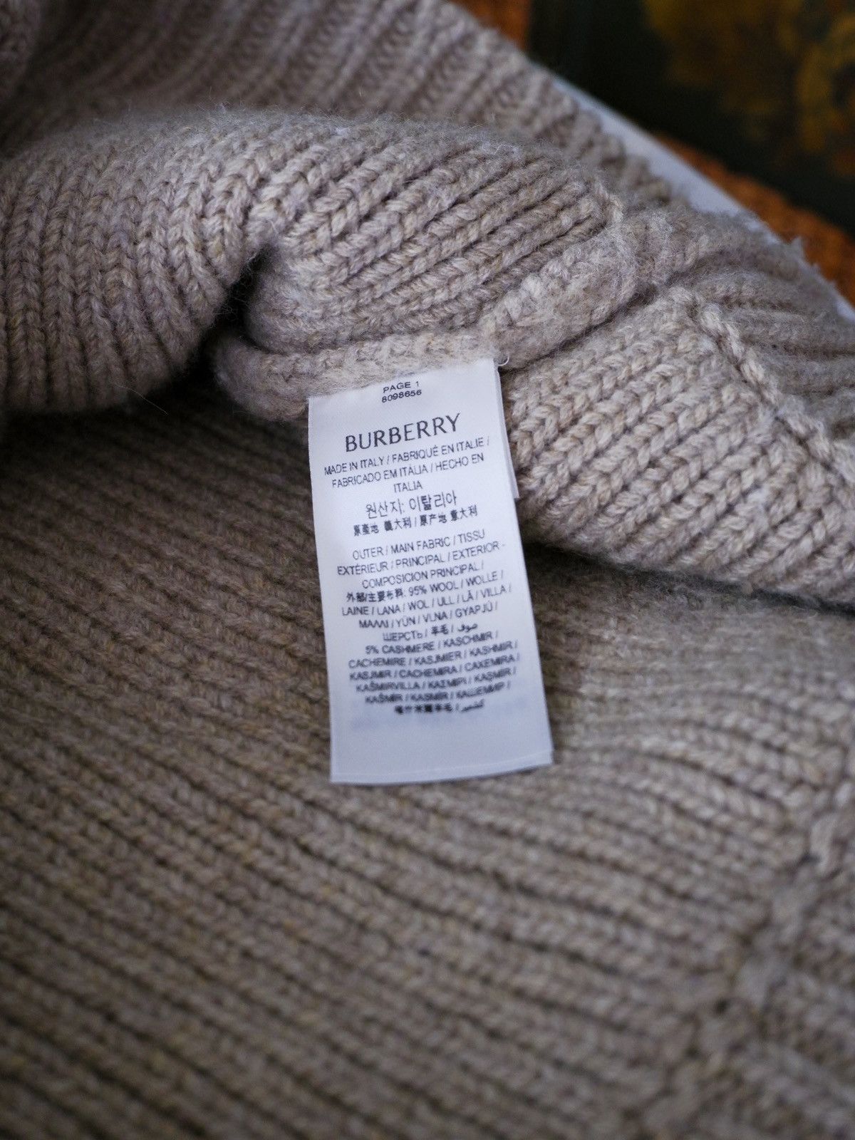Burberry Beige Logo Plaque Turtleneck Size US M / EU 48-50 / 2 - 5 Thumbnail