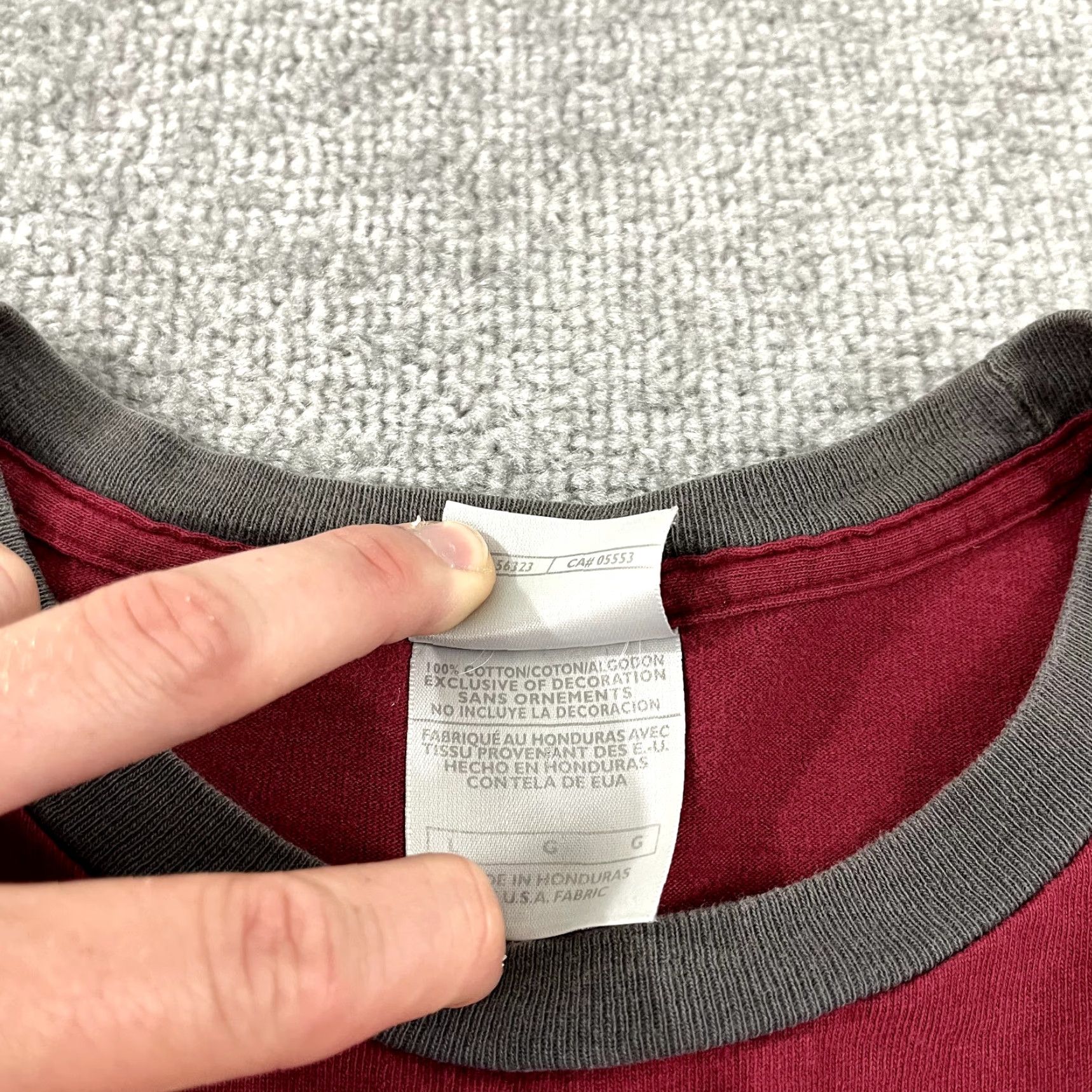 Nike VINTAGE Nike Crewneck Shirt Men Large Red Logo Distressed Y2K Classic Size US L / EU 52-54 / 3 - 4 Thumbnail