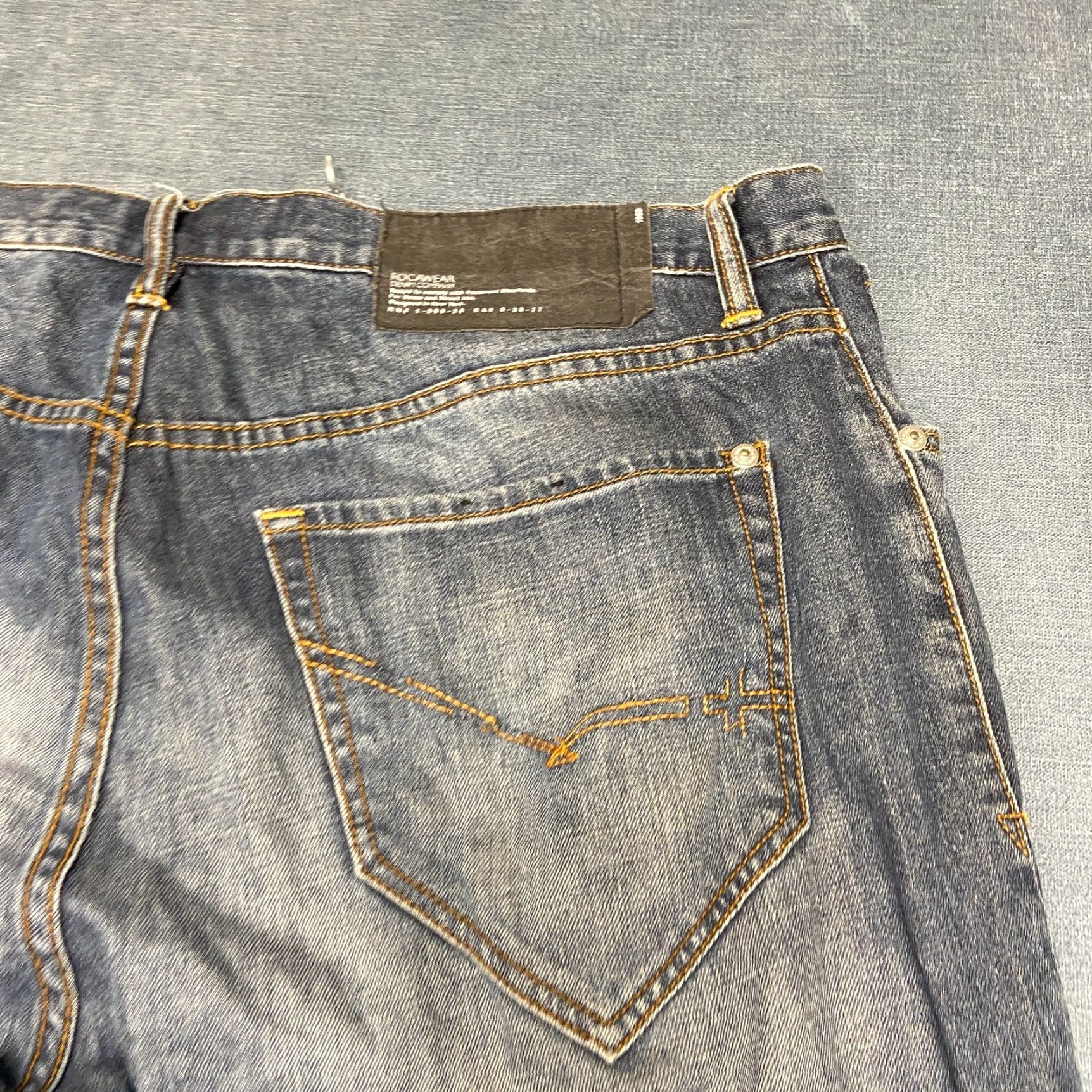Rocawear VINTAGE Rocawear Jeans Mens 38x32 Blue Denim Medium Wash Straight Leg Everyday Wear Size US 38 / EU 54 - 4 Thumbnail