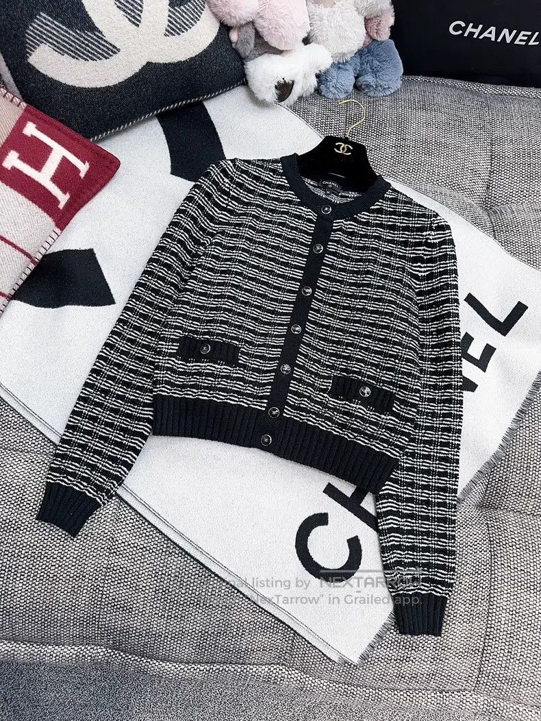 Chanel Chanel 25P black and white striped enamel button knitted c Size XS / US 0-2 / IT 36-38 - 6 Thumbnail