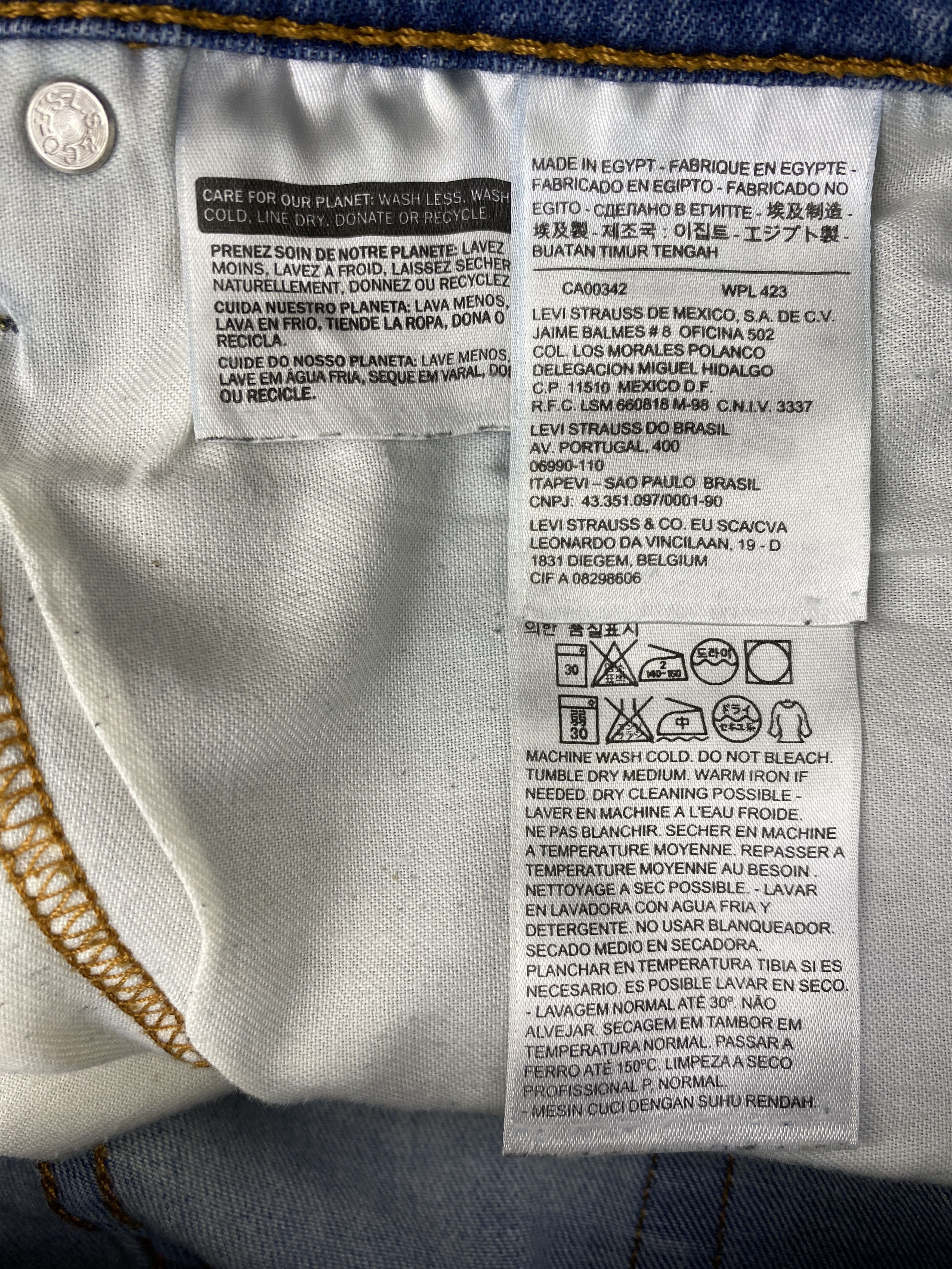 Levi's × Vintage Vintage Levis 541 Blue Faded Jeans Size US 35 - 7 Thumbnail