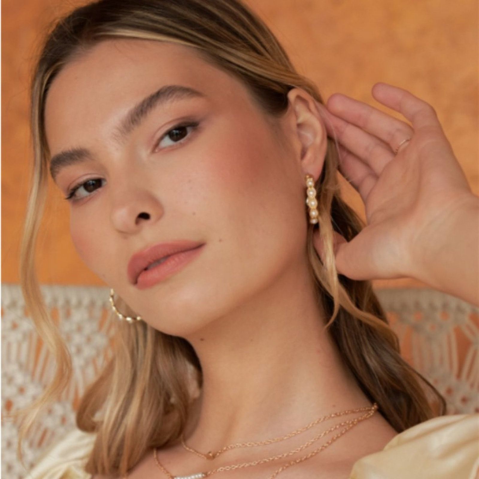 Other Elegant Gold Pearl Scalloped Hoop Earrings Size ONE SIZE - 5 Thumbnail