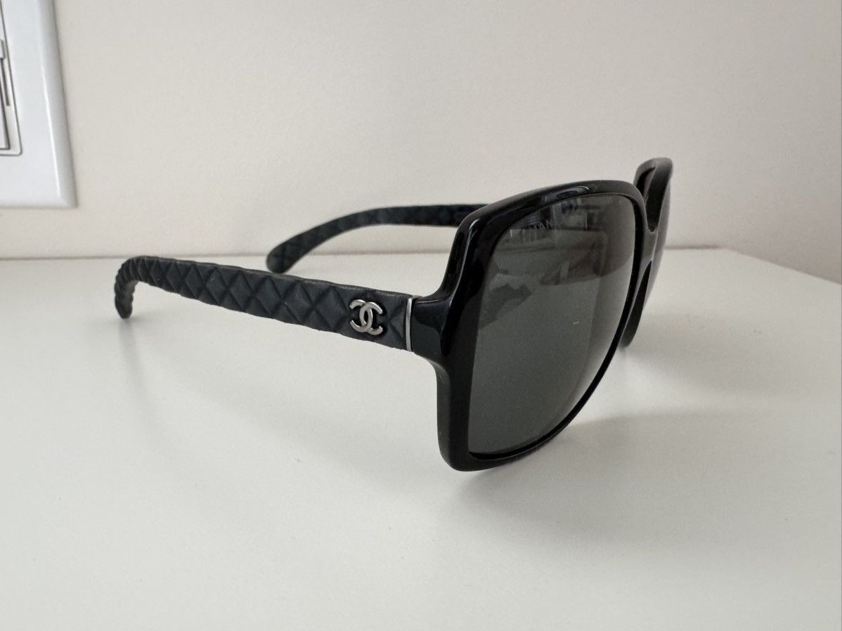 Chanel Vintage Quilted Frame Chanel Sunglasses Size ONE SIZE - 1 Thumbnail