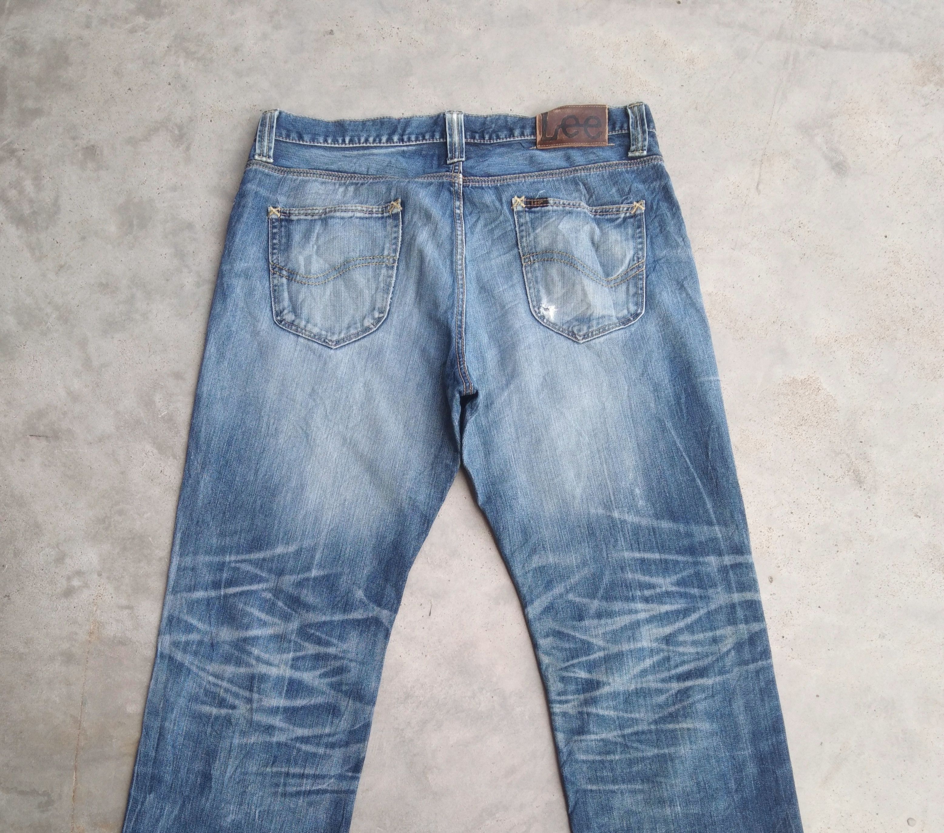 Japanese Brand Vintage Lee Faded Blue Straight Leg Distressed Jeans 36x34 Size US 36 / EU 52 - 4 Thumbnail